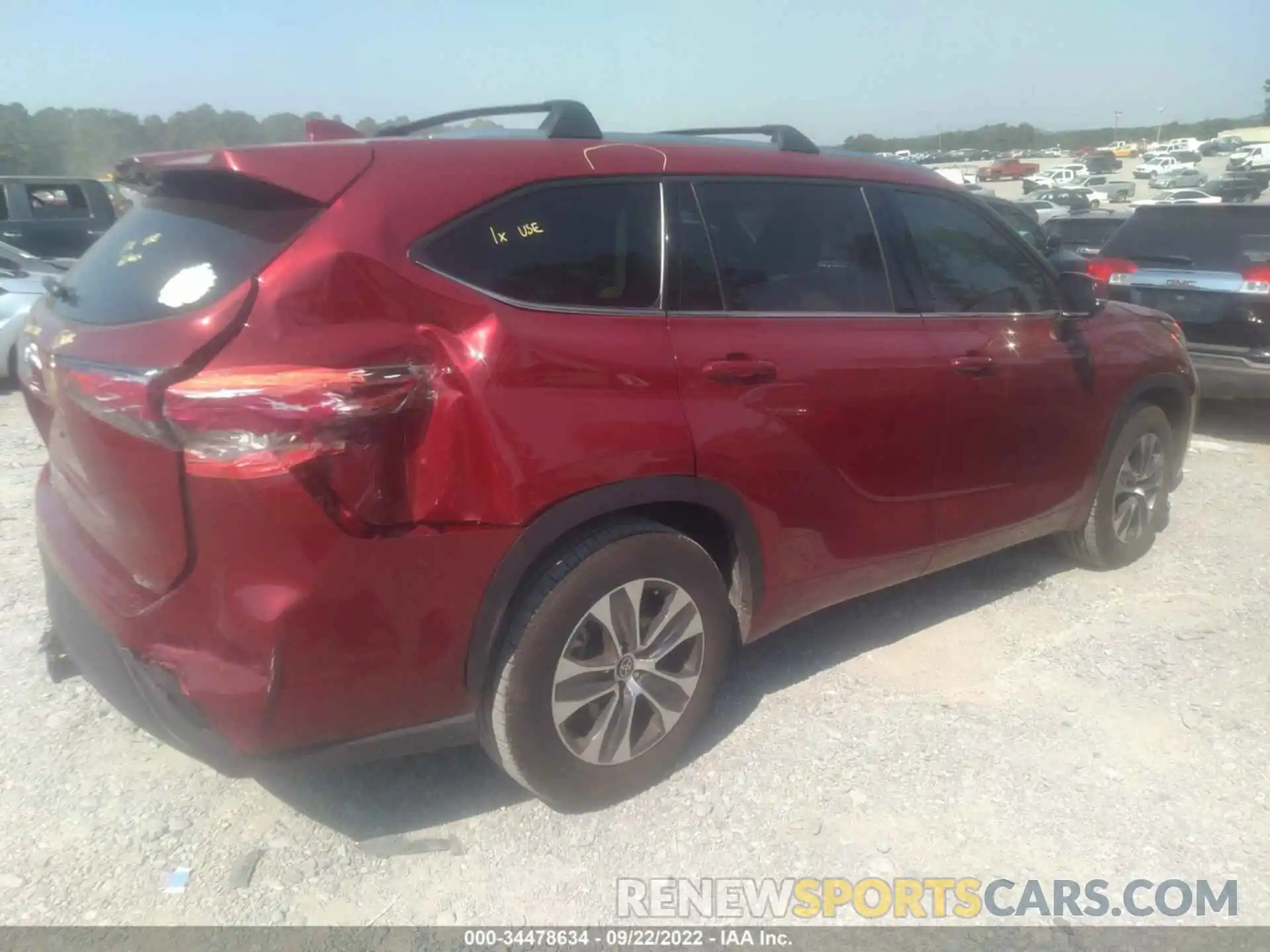 4 Photograph of a damaged car 5TDGZRAH8MS084133 TOYOTA HIGHLANDER 2021