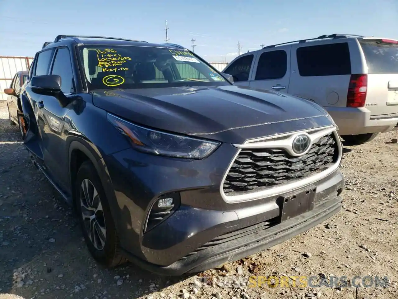 1 Photograph of a damaged car 5TDGZRAH8MS514646 TOYOTA HIGHLANDER 2021