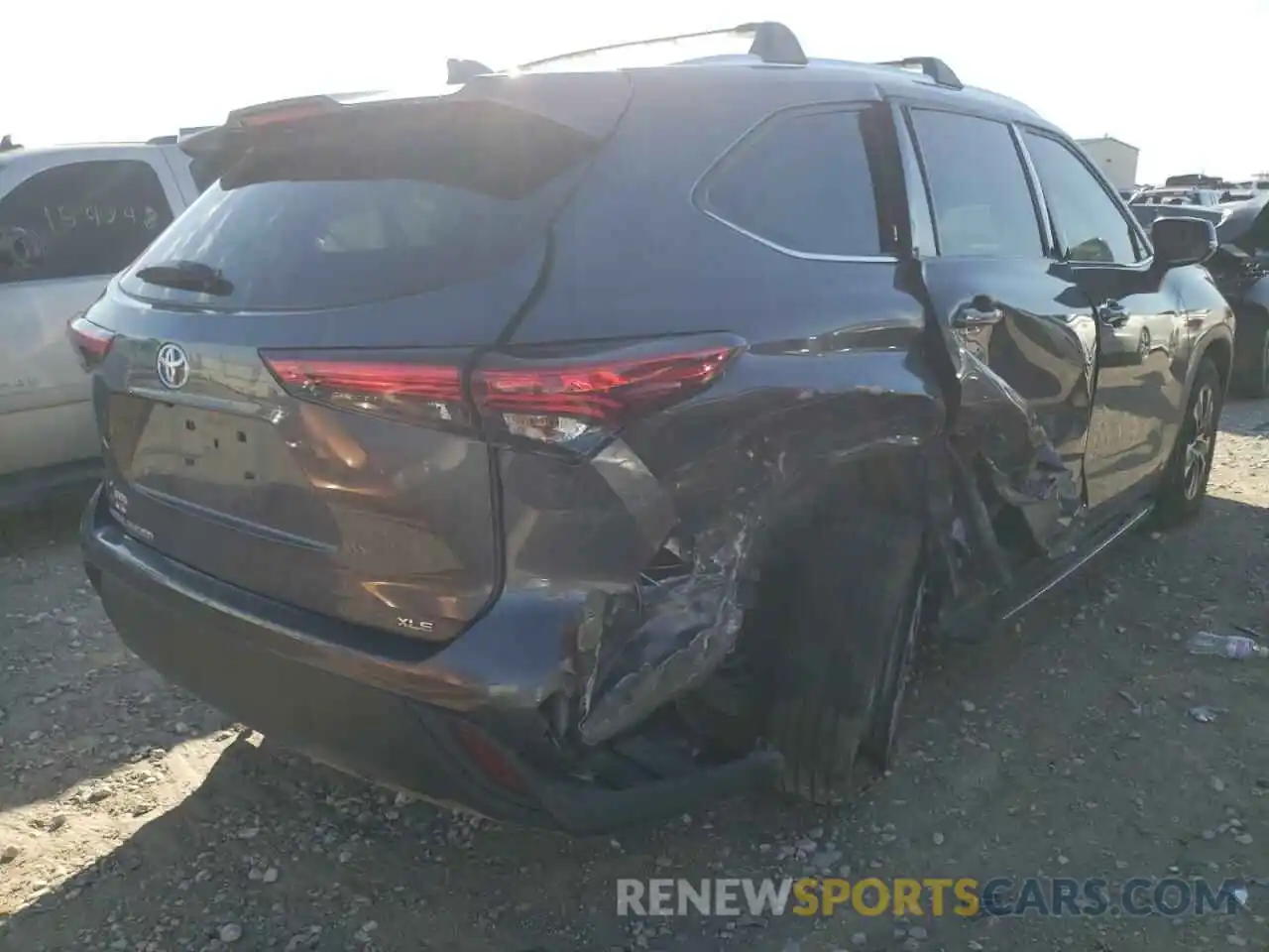 4 Photograph of a damaged car 5TDGZRAH8MS514646 TOYOTA HIGHLANDER 2021