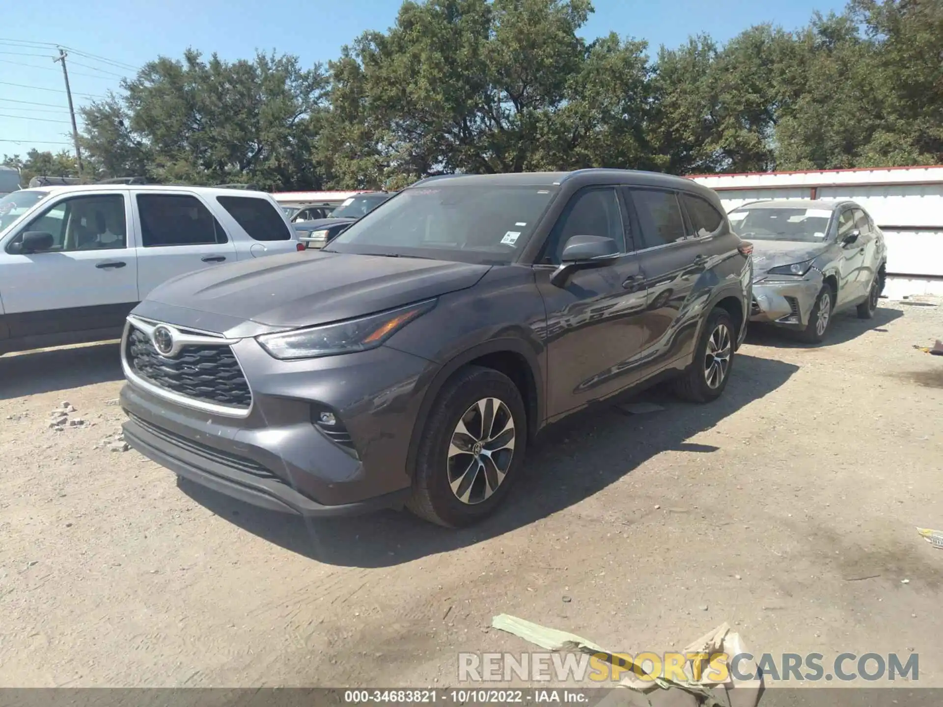 2 Photograph of a damaged car 5TDGZRAH8MS523802 TOYOTA HIGHLANDER 2021