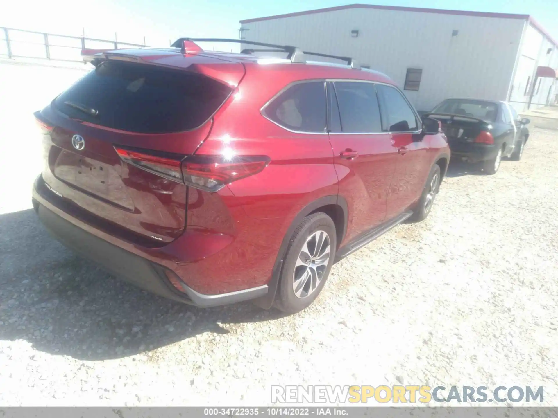 4 Photograph of a damaged car 5TDGZRAH8MS526215 TOYOTA HIGHLANDER 2021