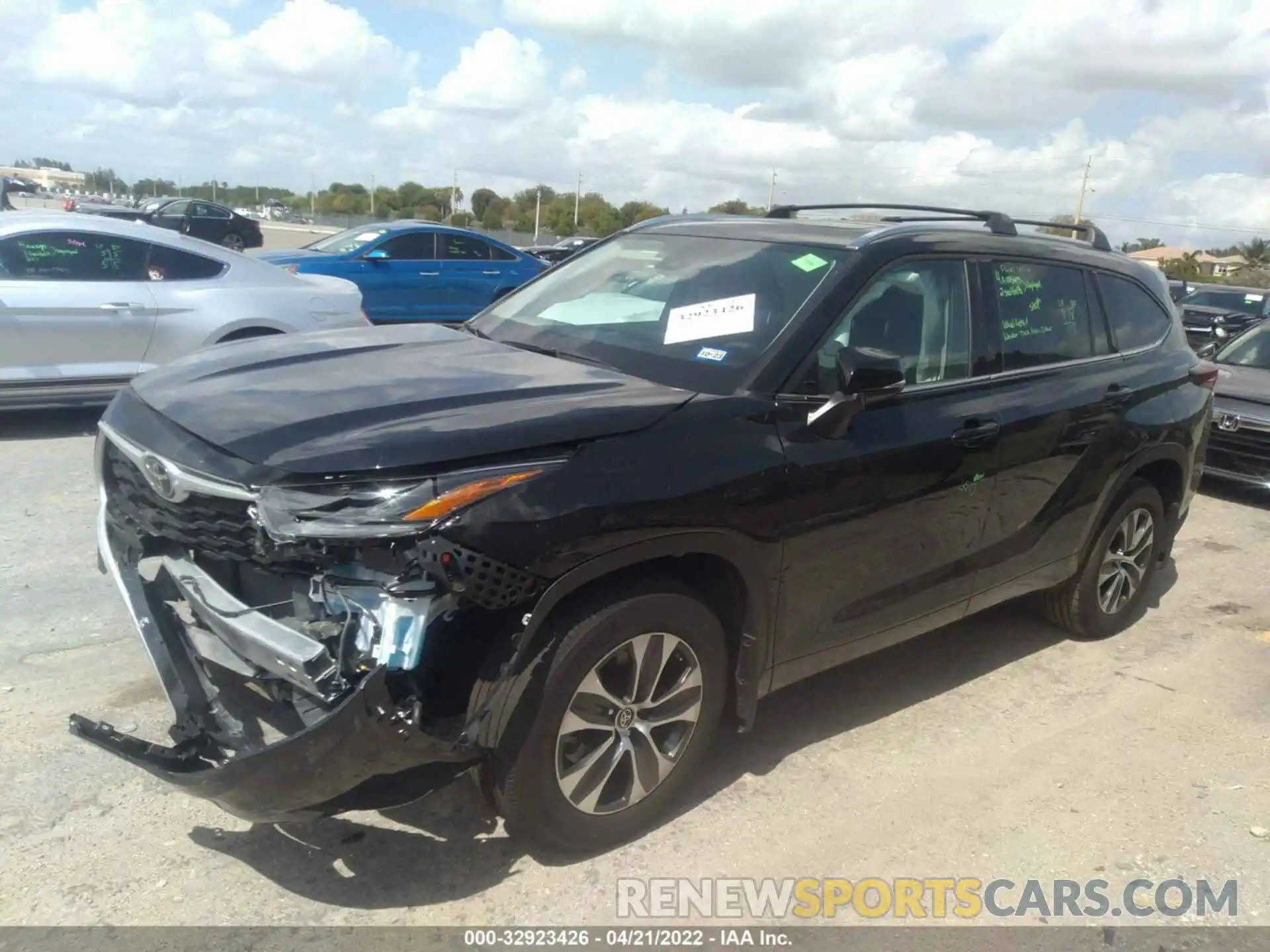 2 Photograph of a damaged car 5TDGZRAH8MS537201 TOYOTA HIGHLANDER 2021