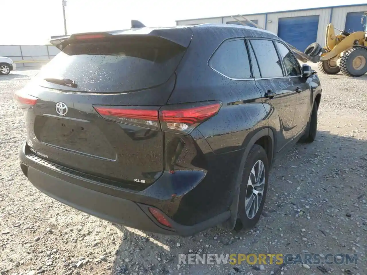 4 Photograph of a damaged car 5TDGZRAH8MS538185 TOYOTA HIGHLANDER 2021