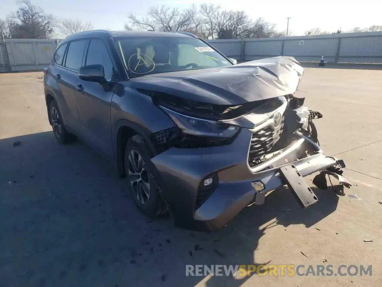 1 Photograph of a damaged car 5TDGZRAH9MS042456 TOYOTA HIGHLANDER 2021