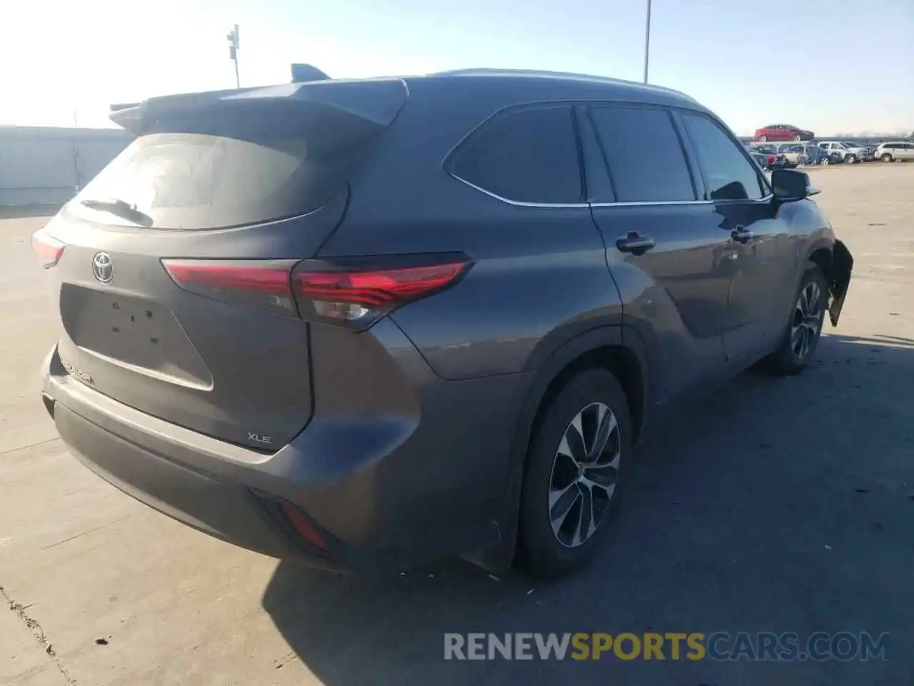 4 Photograph of a damaged car 5TDGZRAH9MS042456 TOYOTA HIGHLANDER 2021