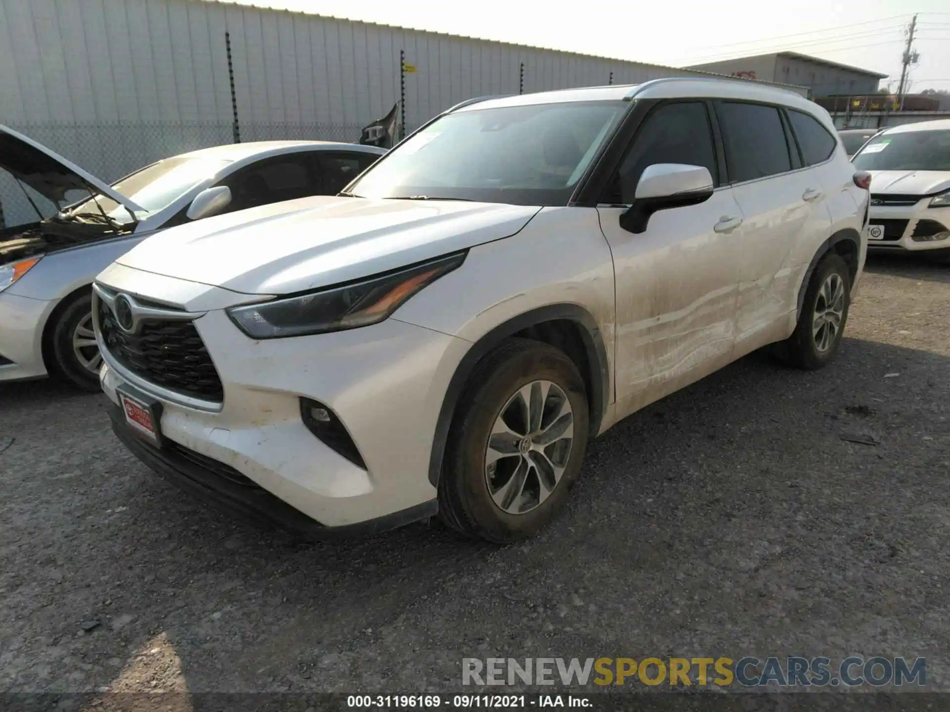 2 Photograph of a damaged car 5TDGZRAH9MS056518 TOYOTA HIGHLANDER 2021