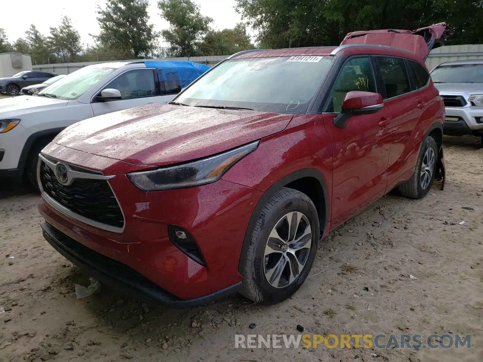 2 Photograph of a damaged car 5TDGZRAH9MS062531 TOYOTA HIGHLANDER 2021