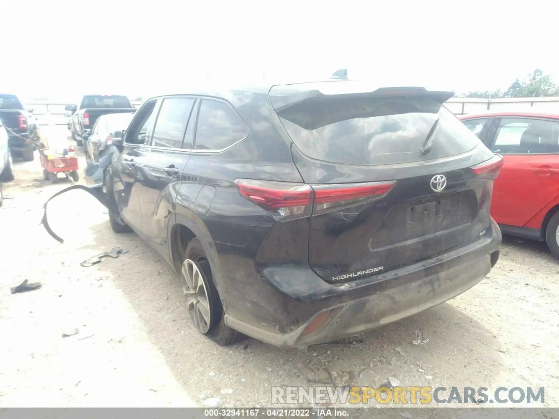 3 Photograph of a damaged car 5TDGZRAH9MS516101 TOYOTA HIGHLANDER 2021