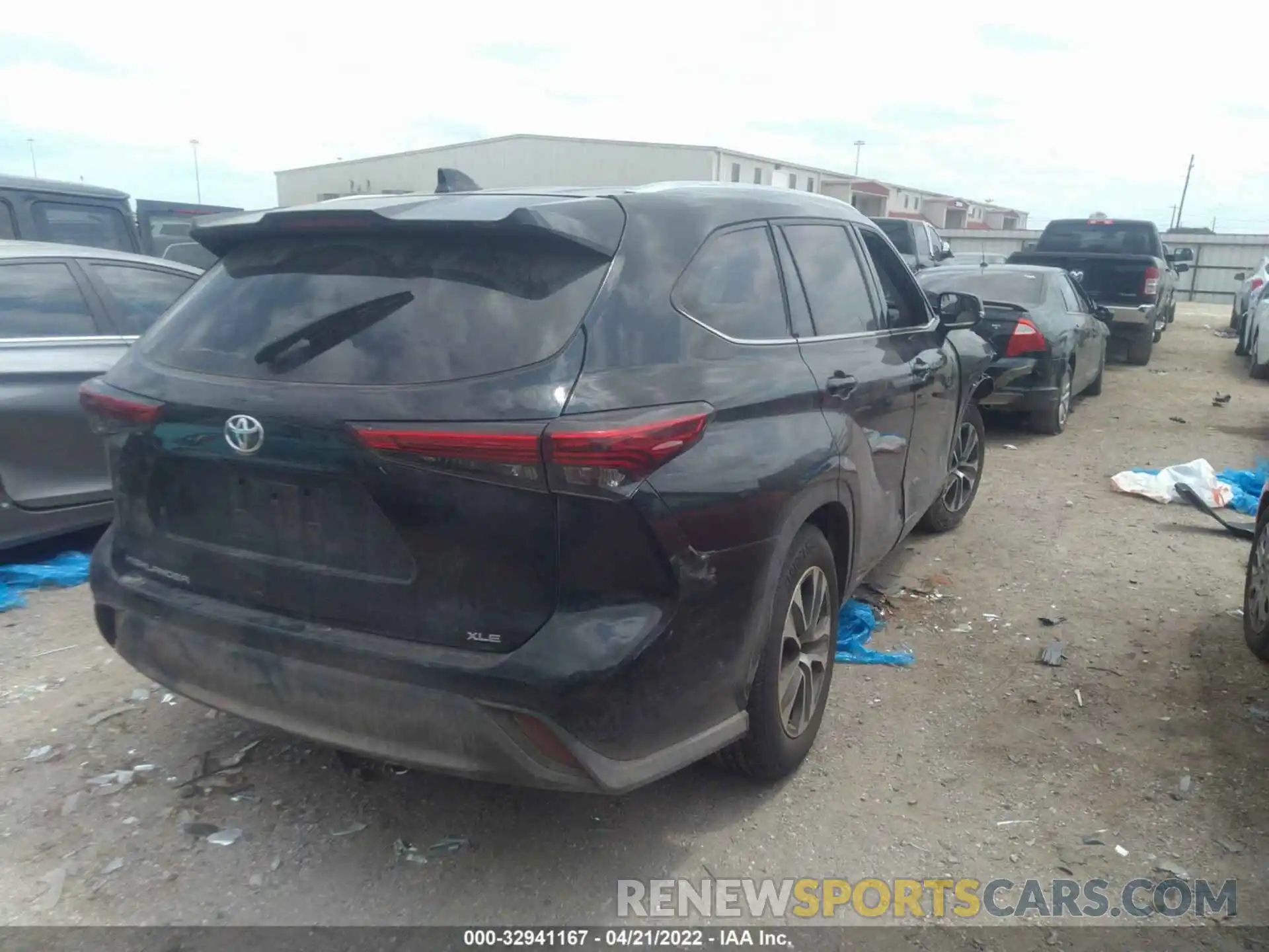 4 Photograph of a damaged car 5TDGZRAH9MS516101 TOYOTA HIGHLANDER 2021