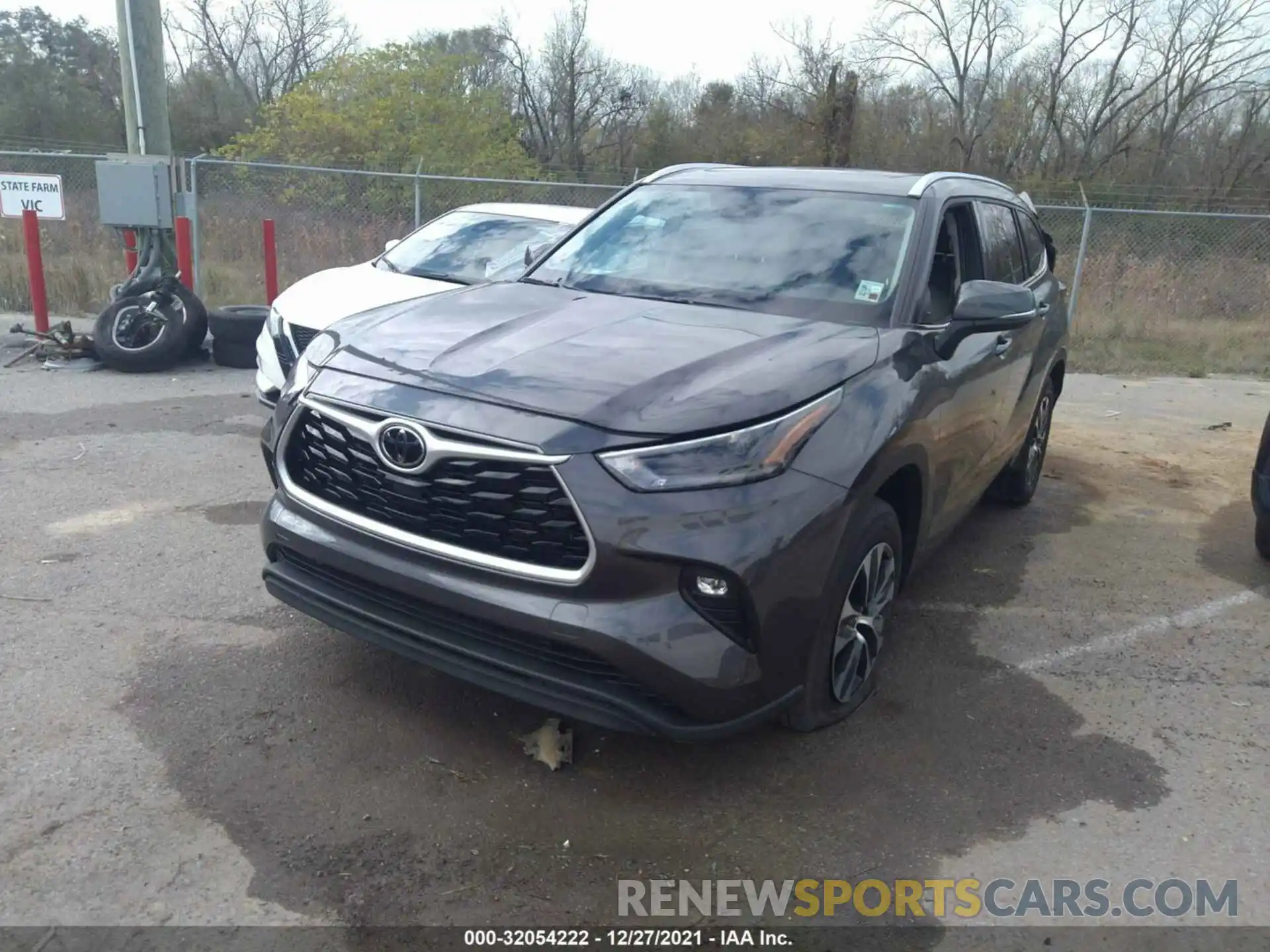 2 Photograph of a damaged car 5TDGZRAH9MS524702 TOYOTA HIGHLANDER 2021