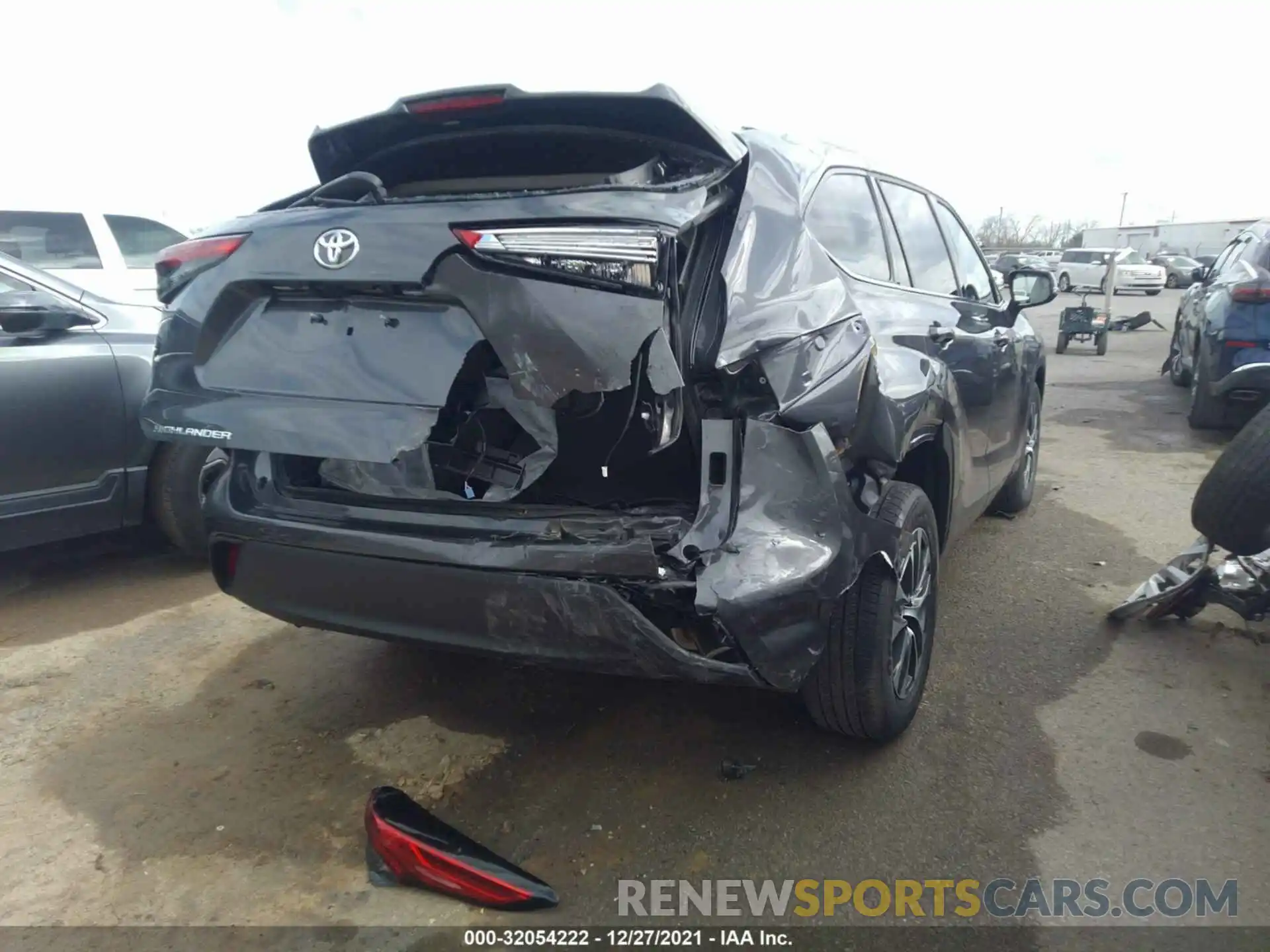 4 Photograph of a damaged car 5TDGZRAH9MS524702 TOYOTA HIGHLANDER 2021