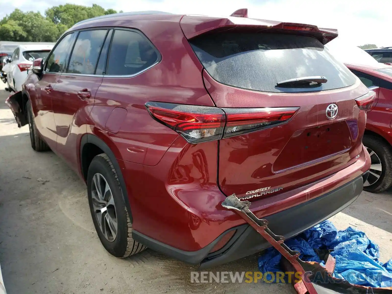 3 Photograph of a damaged car 5TDGZRAHXMS048587 TOYOTA HIGHLANDER 2021