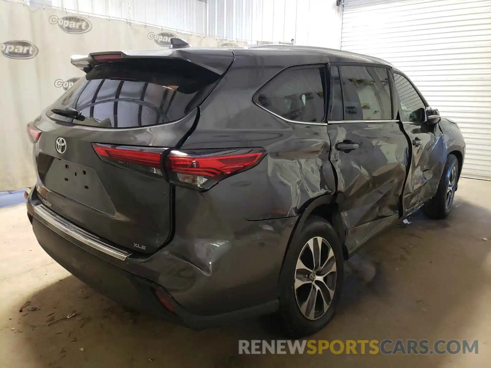 4 Photograph of a damaged car 5TDGZRAHXMS054809 TOYOTA HIGHLANDER 2021