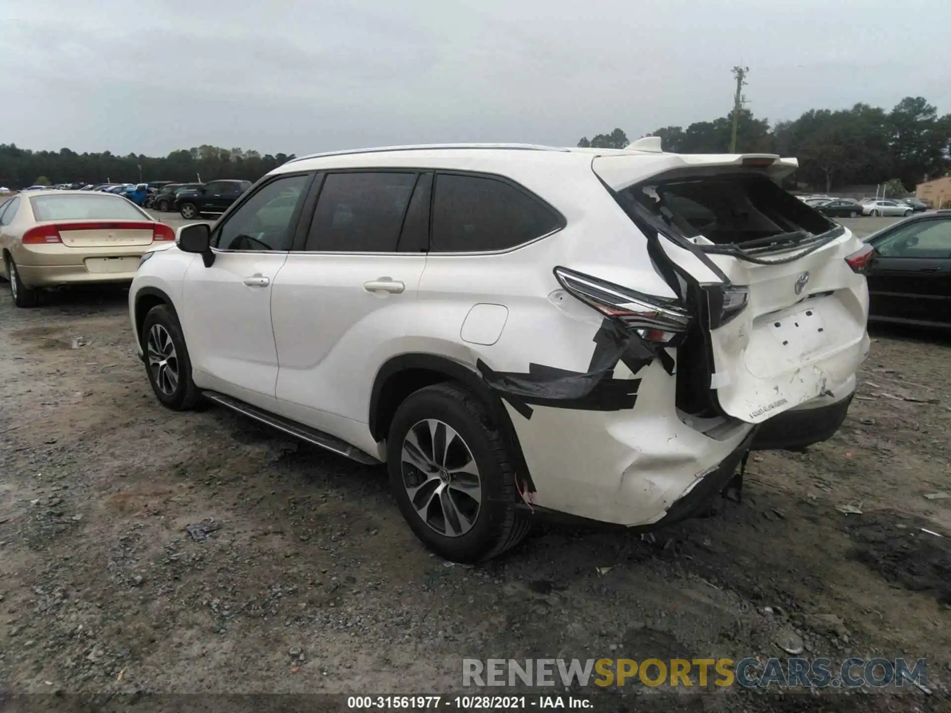 3 Photograph of a damaged car 5TDGZRAHXMS055037 TOYOTA HIGHLANDER 2021