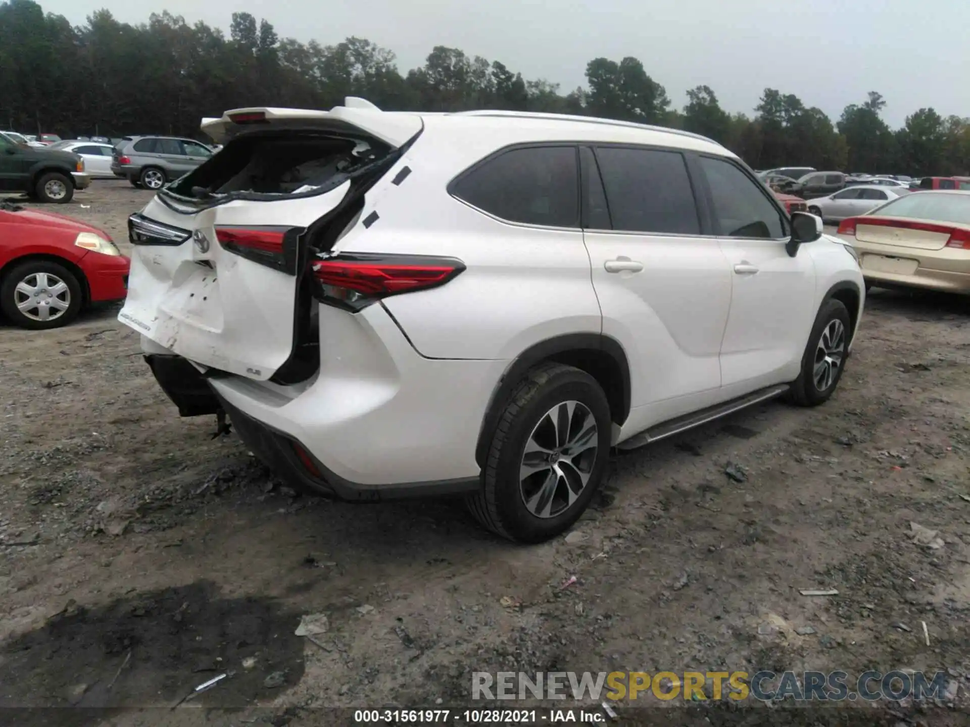 4 Photograph of a damaged car 5TDGZRAHXMS055037 TOYOTA HIGHLANDER 2021