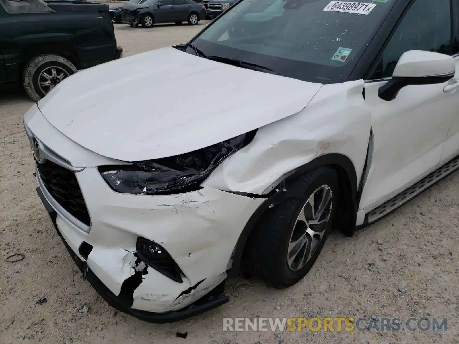 9 Photograph of a damaged car 5TDGZRAHXMS068385 TOYOTA HIGHLANDER 2021