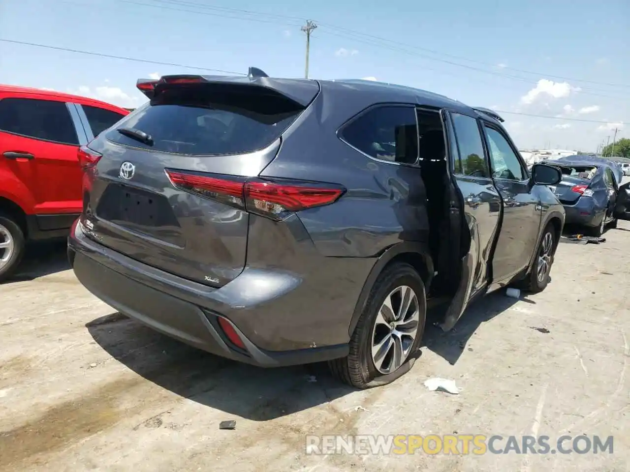 4 Photograph of a damaged car 5TDGZRAHXMS535661 TOYOTA HIGHLANDER 2021