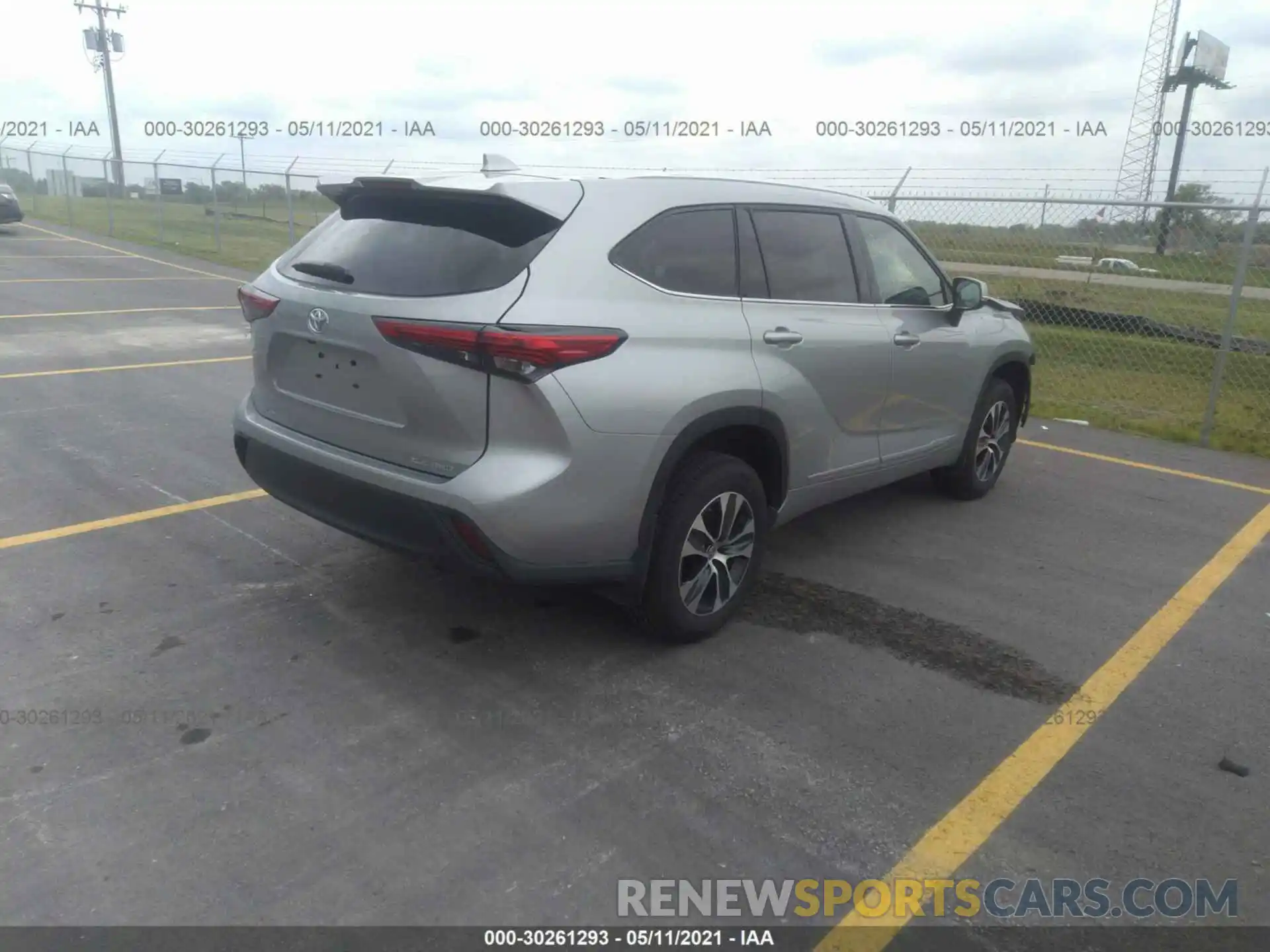 4 Photograph of a damaged car 5TDGZRBH0MS083802 TOYOTA HIGHLANDER 2021