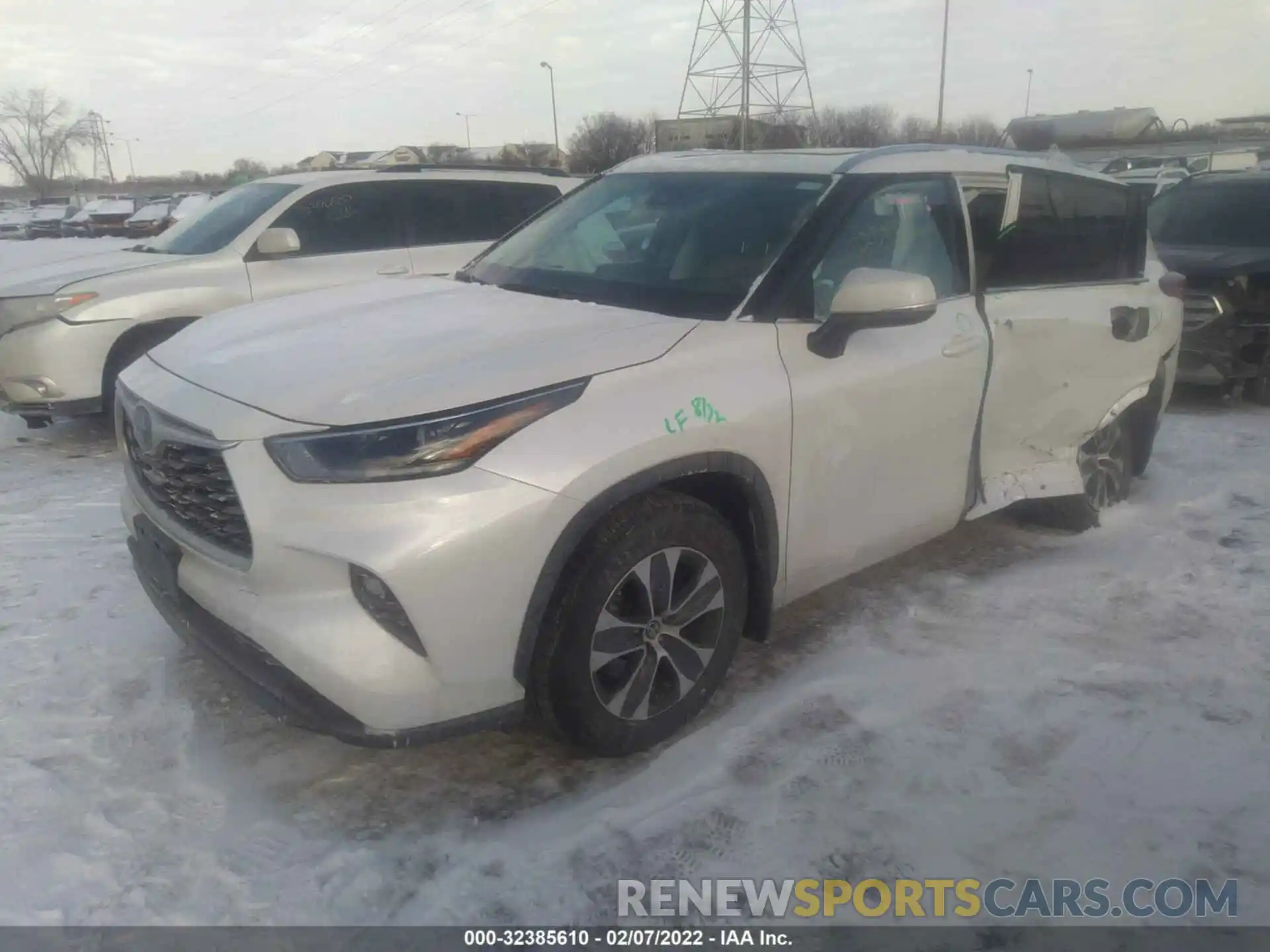 2 Photograph of a damaged car 5TDGZRBH0MS102719 TOYOTA HIGHLANDER 2021