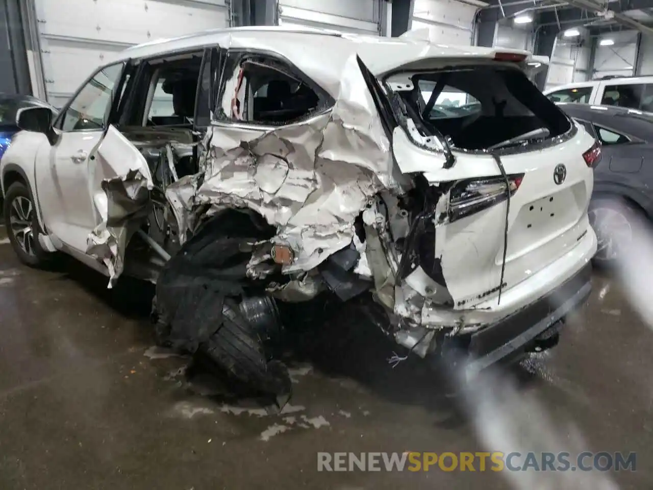 9 Photograph of a damaged car 5TDGZRBH0MS532718 TOYOTA HIGHLANDER 2021