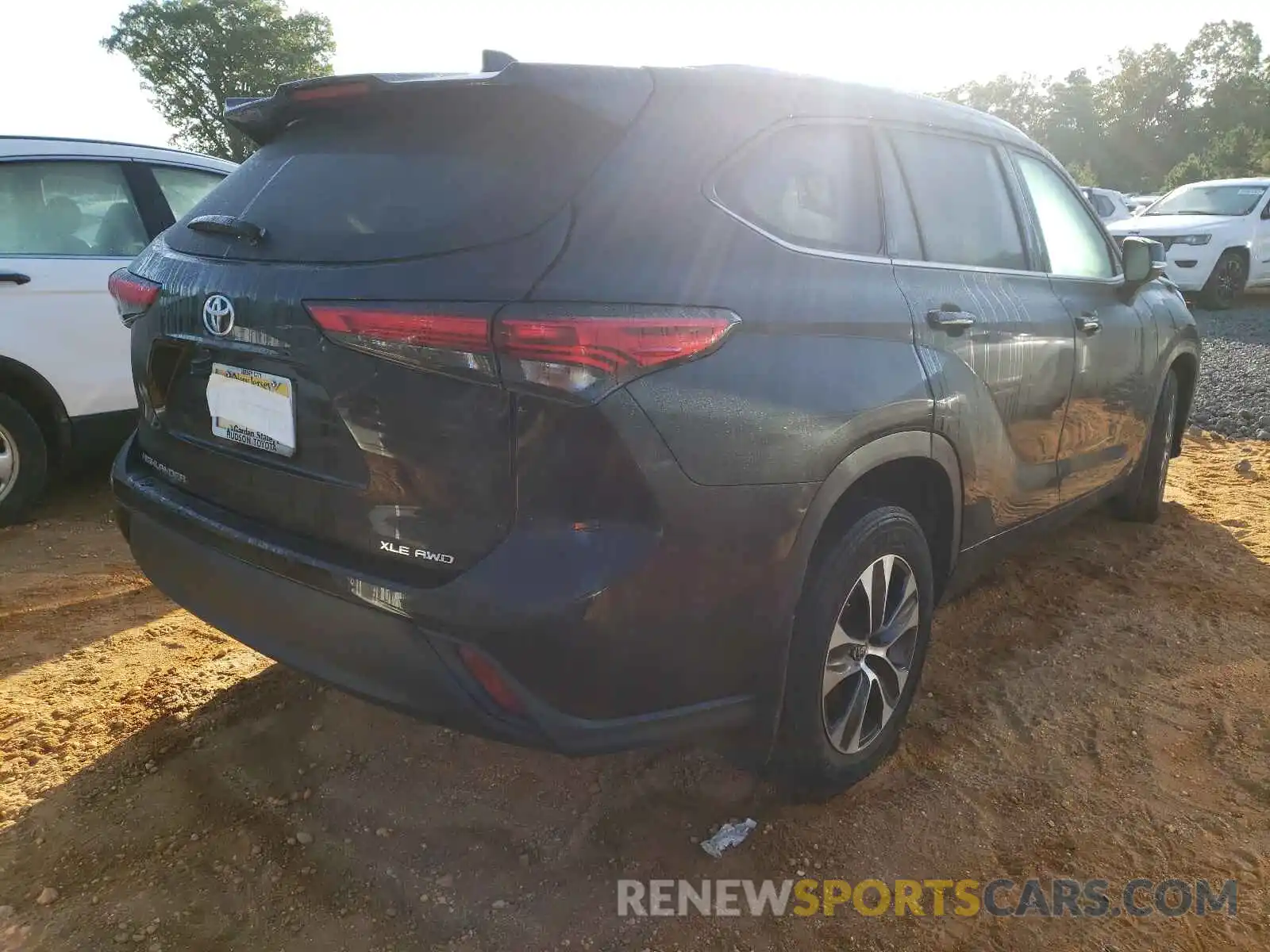 4 Photograph of a damaged car 5TDGZRBH0MS536784 TOYOTA HIGHLANDER 2021