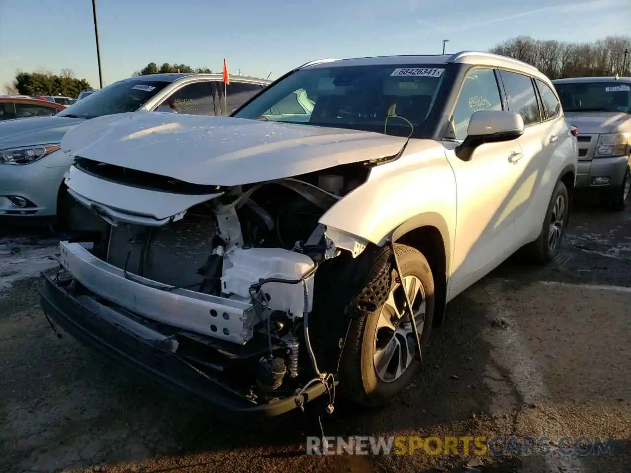 2 Photograph of a damaged car 5TDGZRBH0MS546442 TOYOTA HIGHLANDER 2021