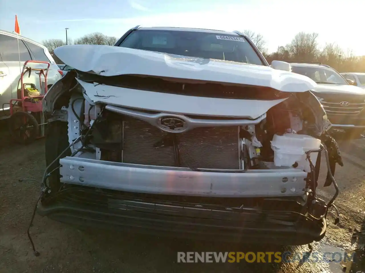 9 Photograph of a damaged car 5TDGZRBH0MS546442 TOYOTA HIGHLANDER 2021