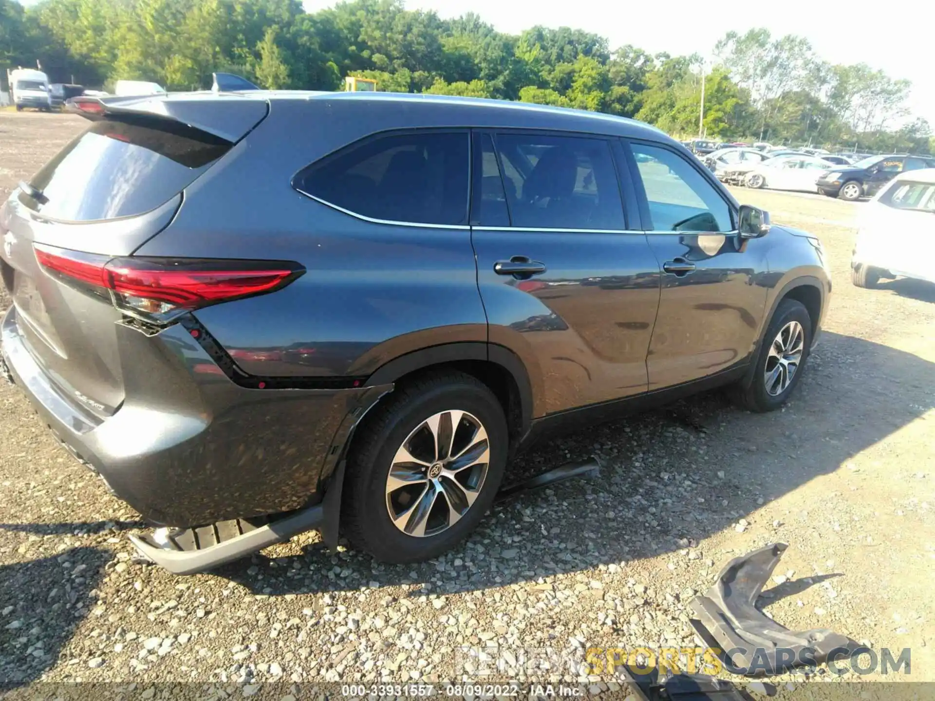 4 Photograph of a damaged car 5TDGZRBH0MS558705 TOYOTA HIGHLANDER 2021