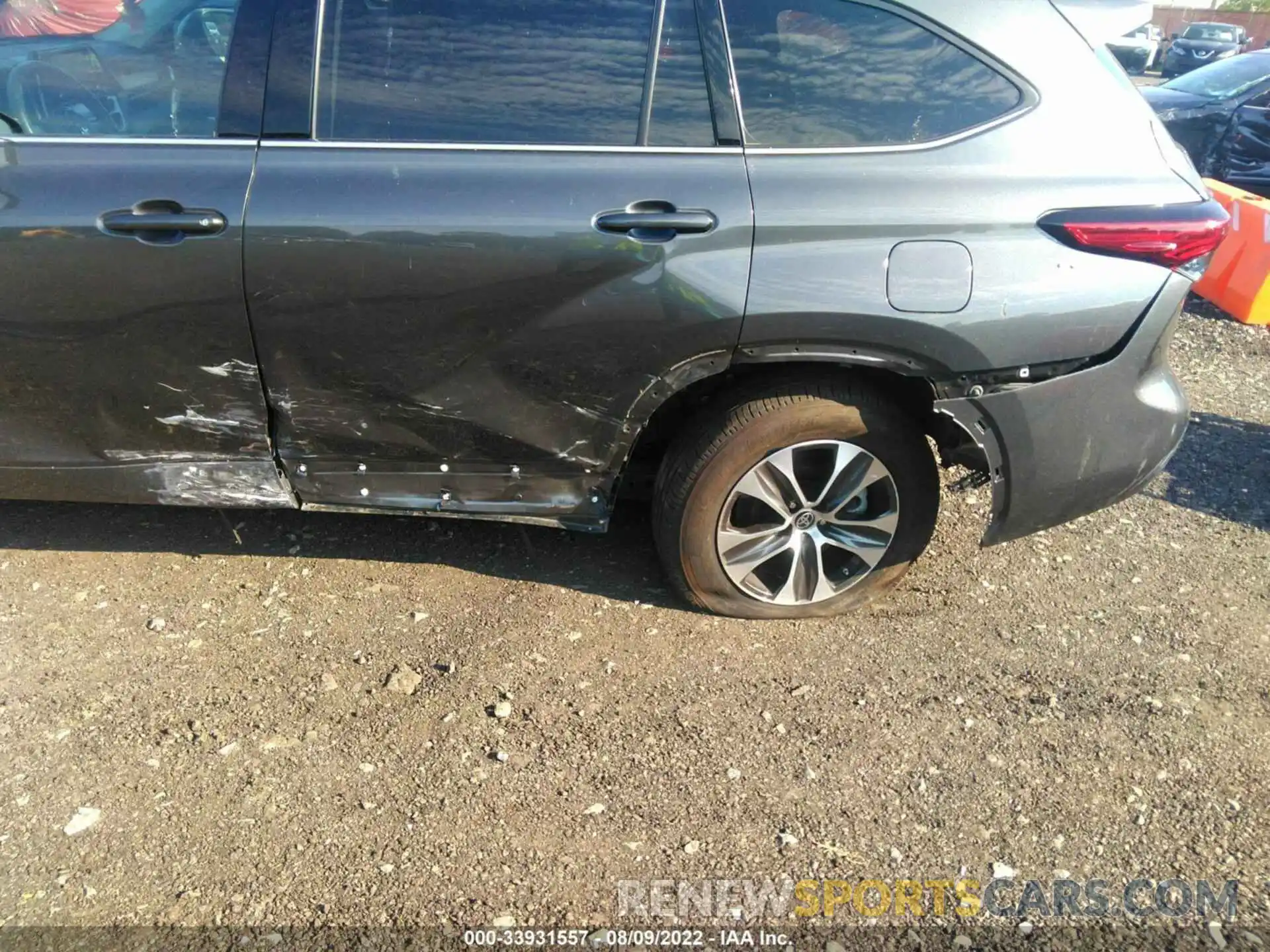 6 Photograph of a damaged car 5TDGZRBH0MS558705 TOYOTA HIGHLANDER 2021