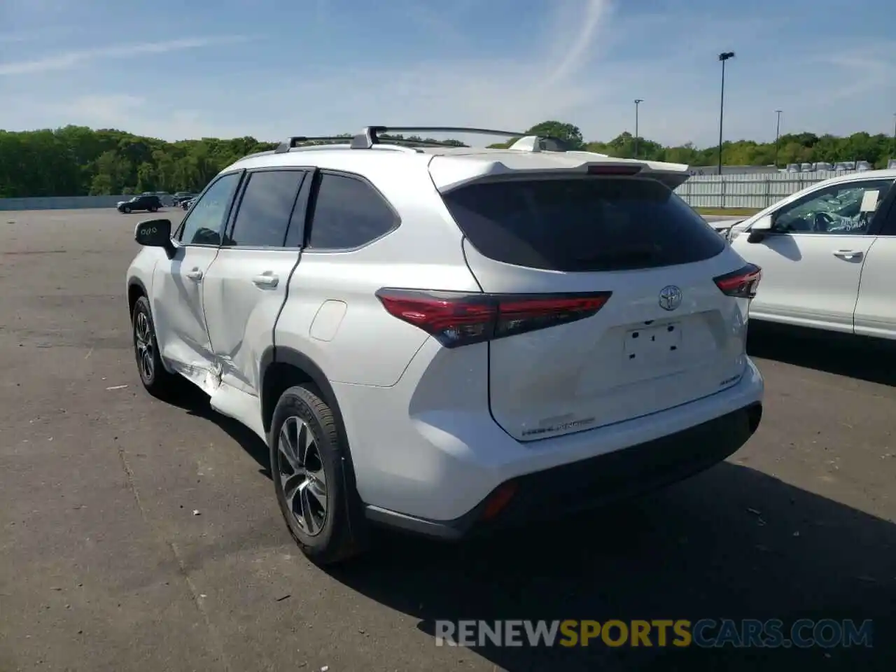 3 Photograph of a damaged car 5TDGZRBH1MS075840 TOYOTA HIGHLANDER 2021