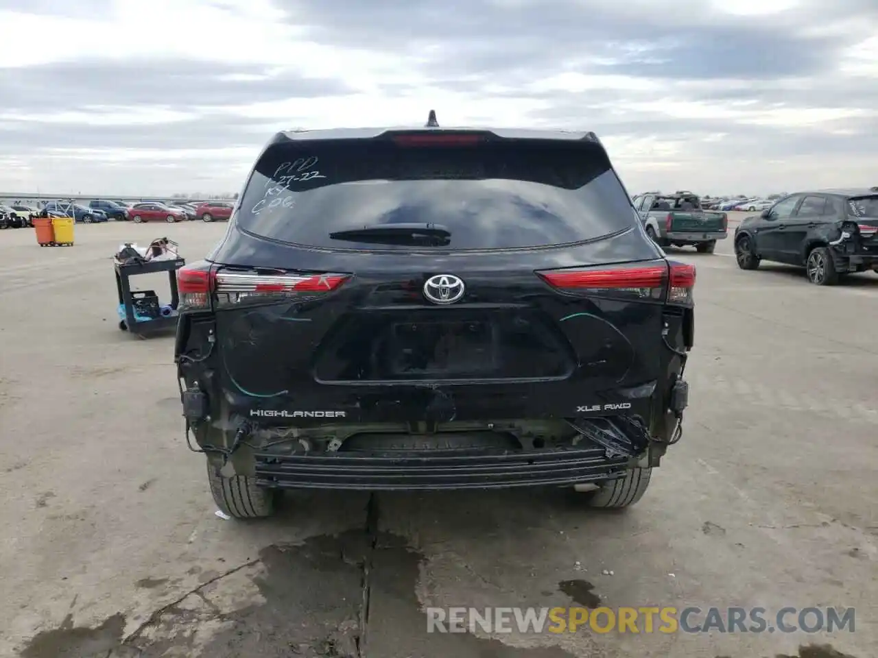 9 Photograph of a damaged car 5TDGZRBH1MS105497 TOYOTA HIGHLANDER 2021