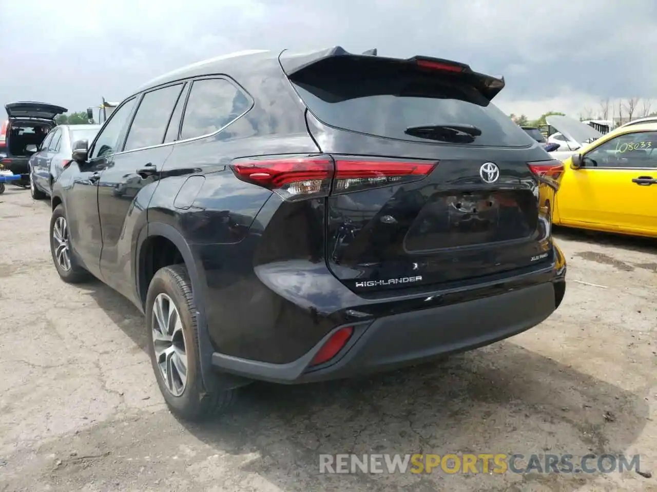 3 Photograph of a damaged car 5TDGZRBH1MS117486 TOYOTA HIGHLANDER 2021