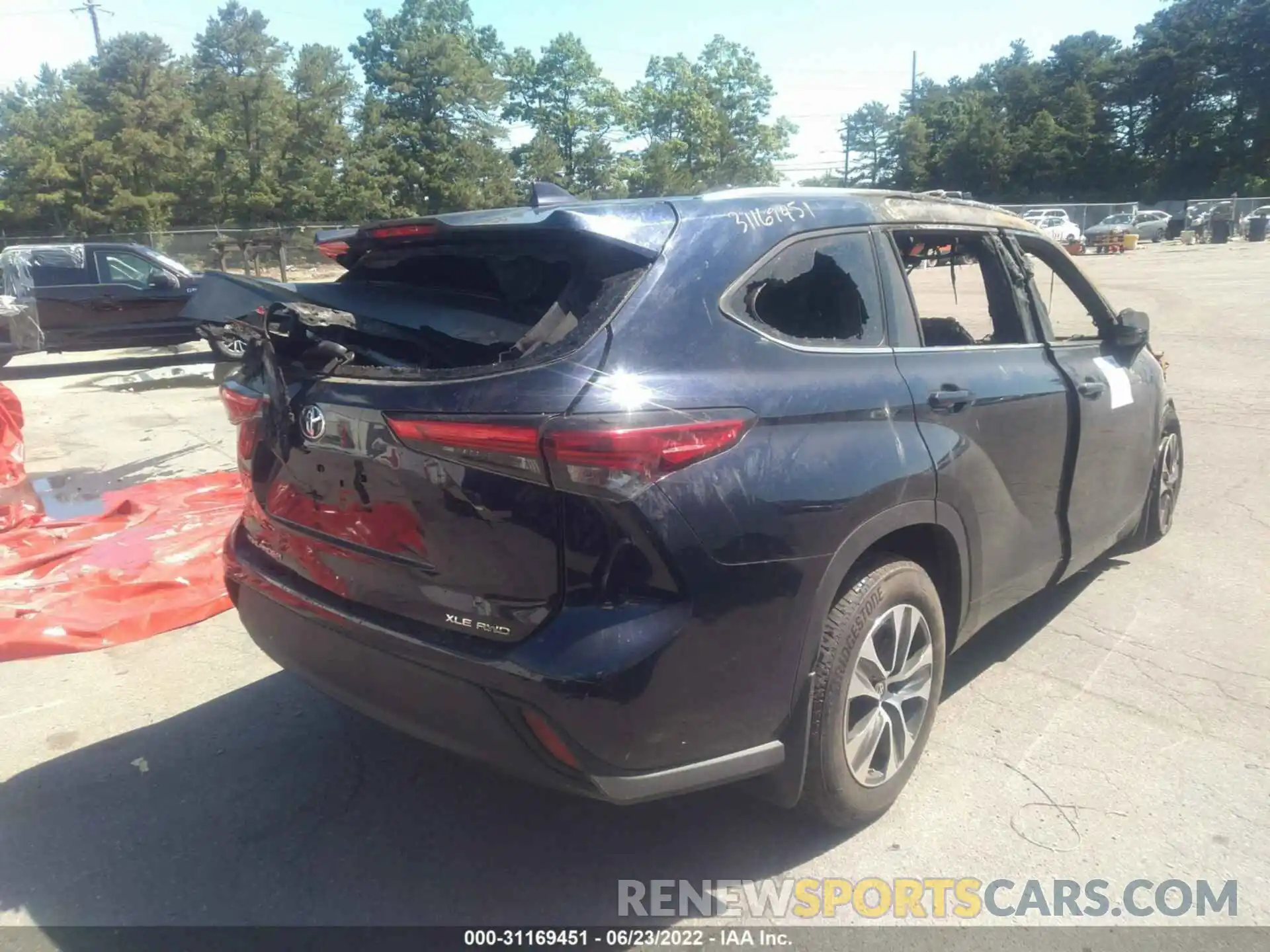 4 Photograph of a damaged car 5TDGZRBH1MS123630 TOYOTA HIGHLANDER 2021