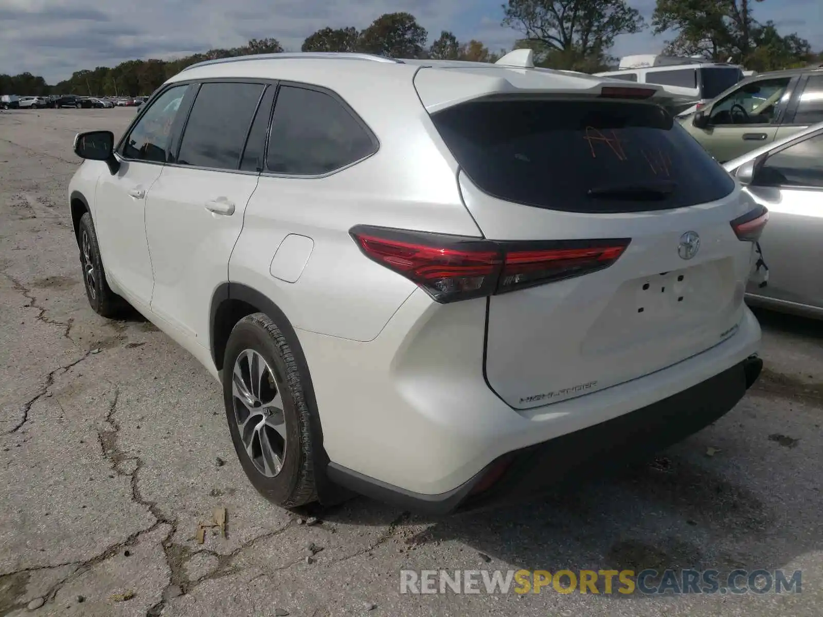 3 Photograph of a damaged car 5TDGZRBH1MS524708 TOYOTA HIGHLANDER 2021