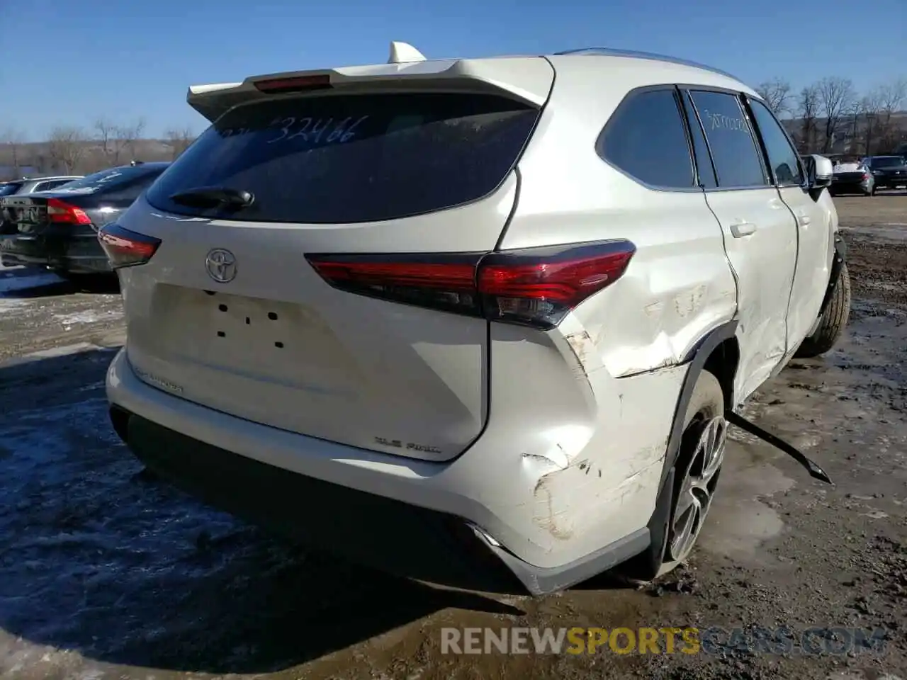 4 Photograph of a damaged car 5TDGZRBH1MS530170 TOYOTA HIGHLANDER 2021