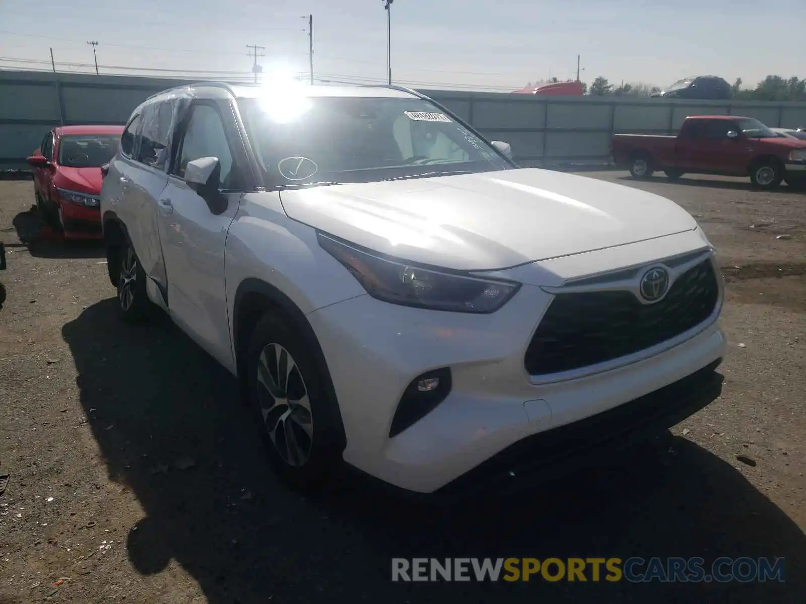 1 Photograph of a damaged car 5TDGZRBH1MS532596 TOYOTA HIGHLANDER 2021