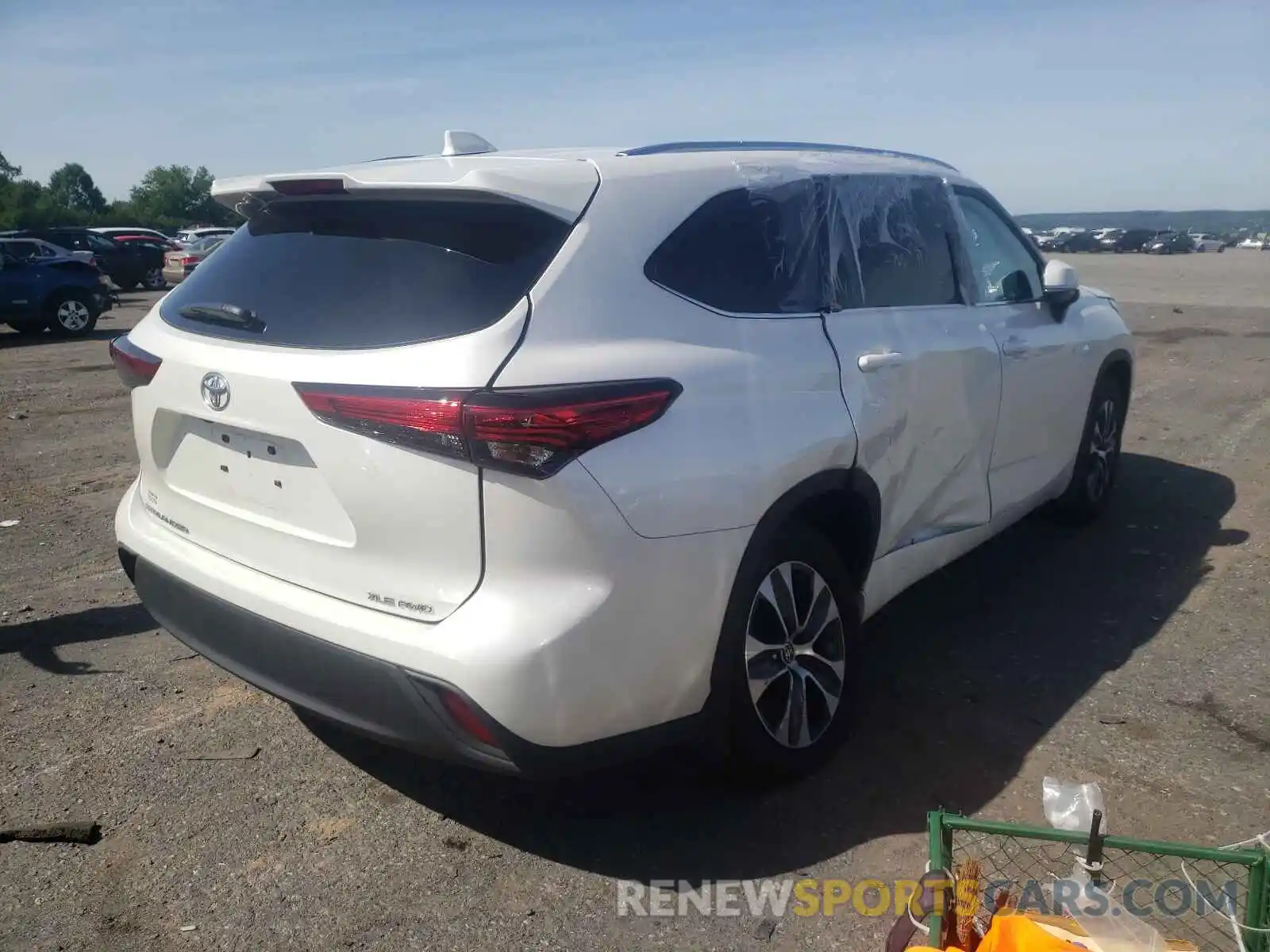 4 Photograph of a damaged car 5TDGZRBH1MS532596 TOYOTA HIGHLANDER 2021