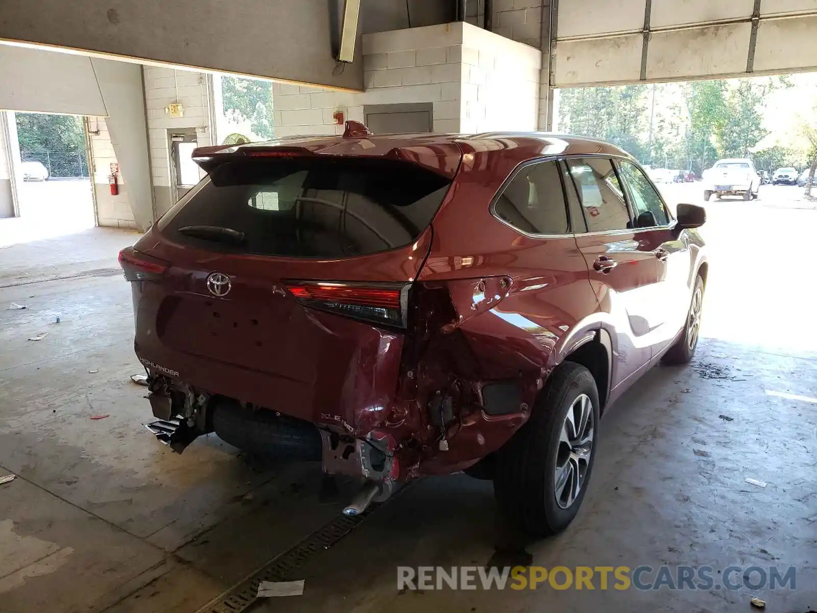 4 Photograph of a damaged car 5TDGZRBH1MS543436 TOYOTA HIGHLANDER 2021