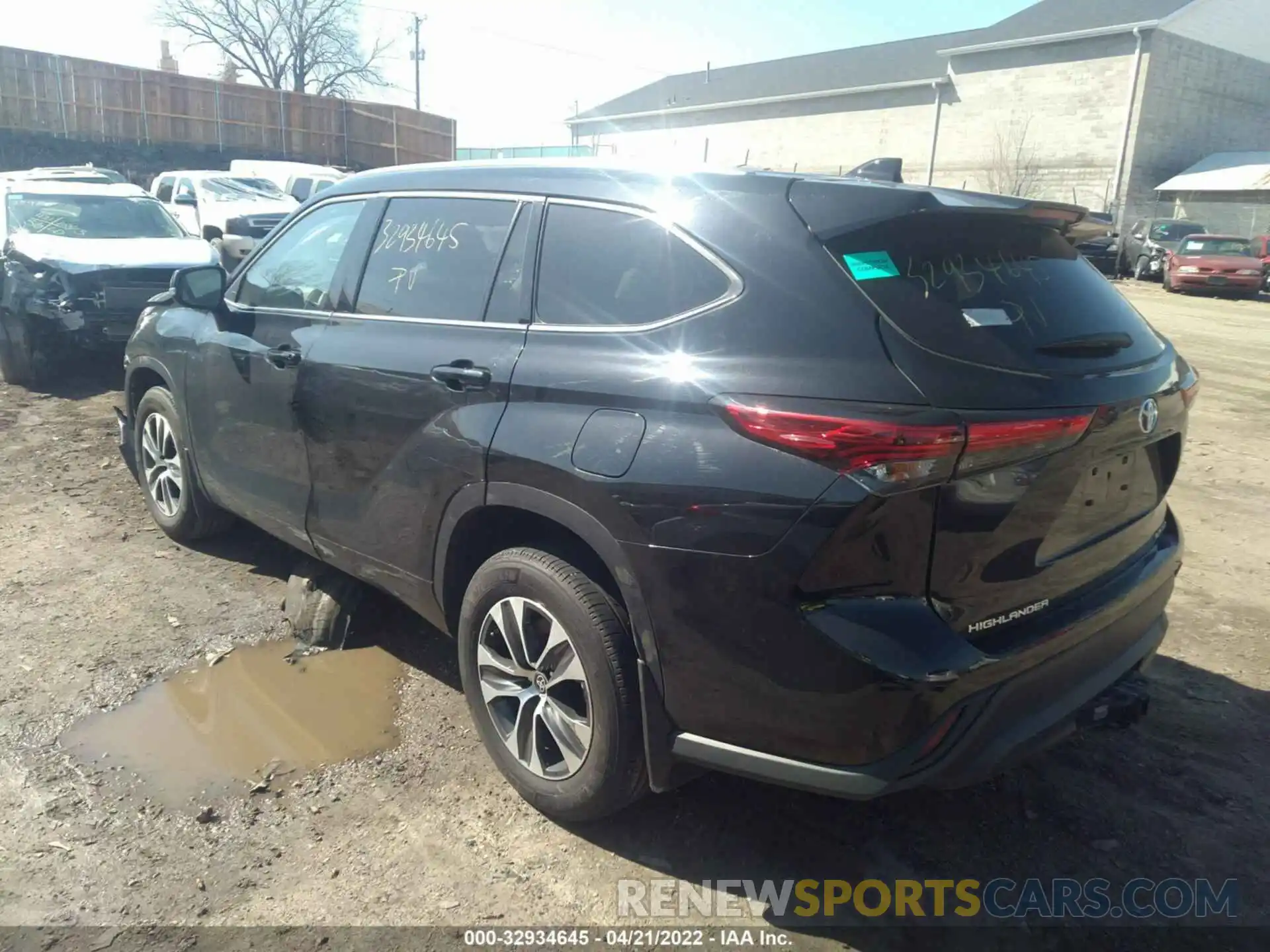 3 Photograph of a damaged car 5TDGZRBH1MS544599 TOYOTA HIGHLANDER 2021