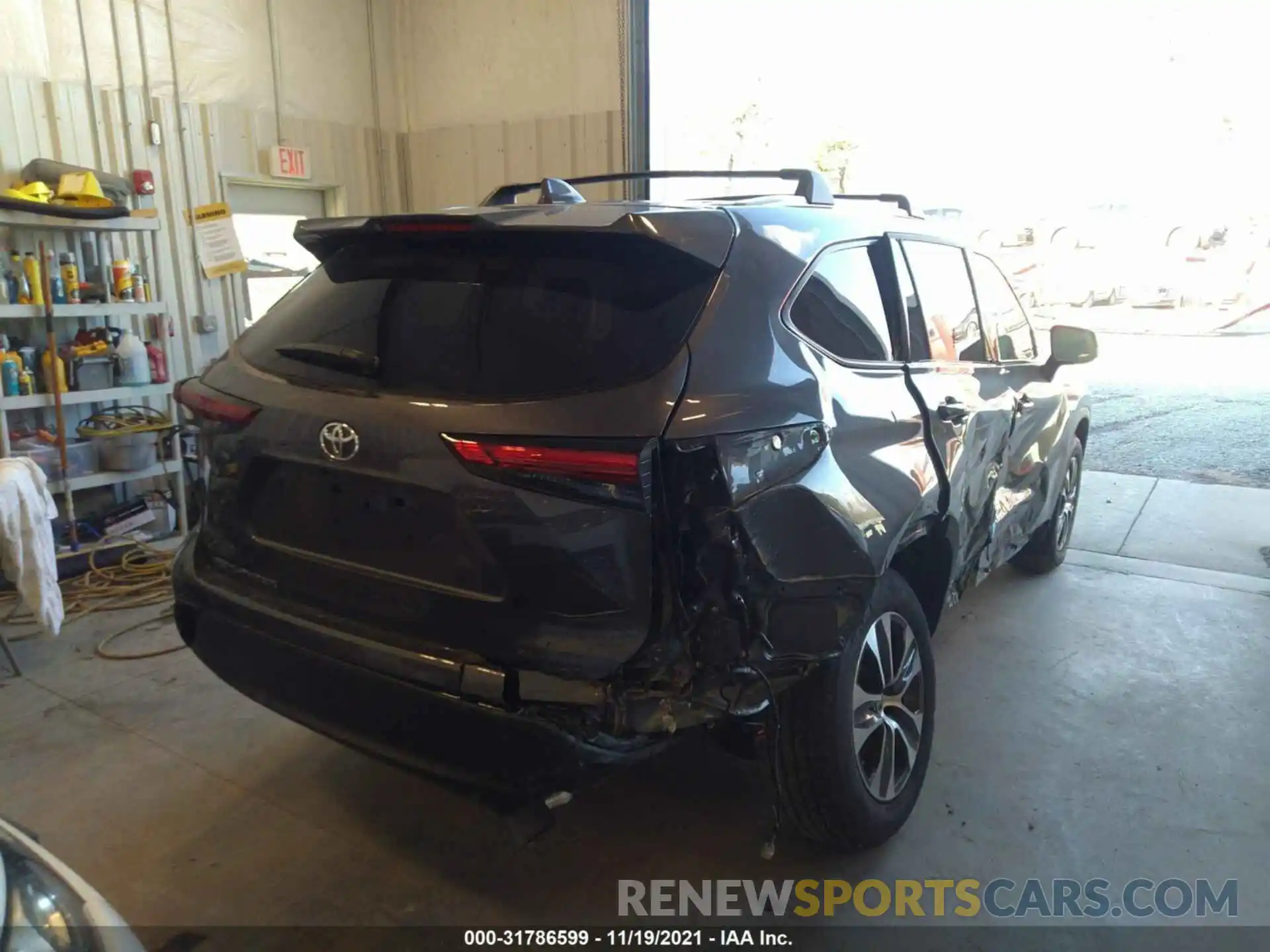 4 Photograph of a damaged car 5TDGZRBH1MS558387 TOYOTA HIGHLANDER 2021