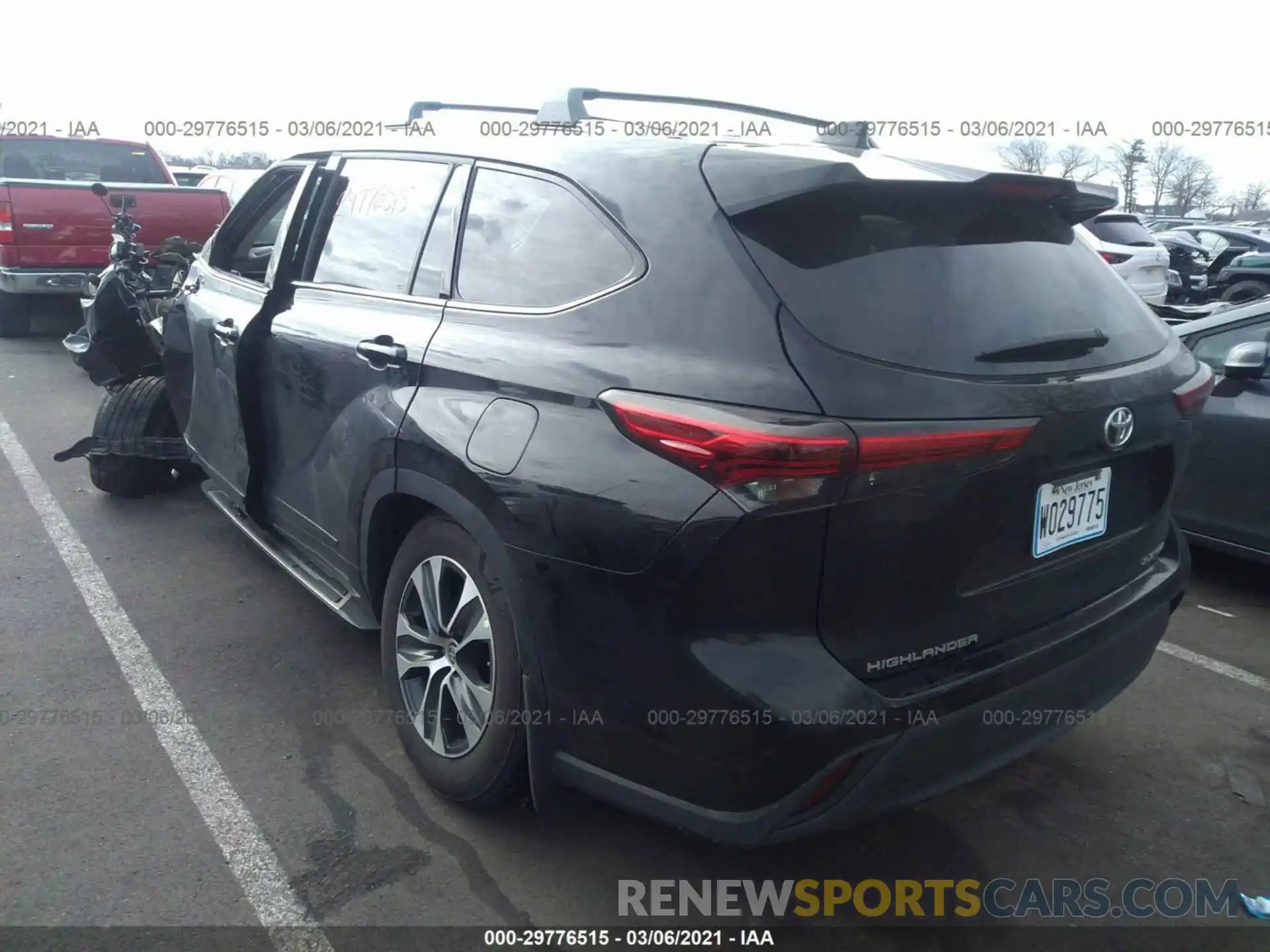 3 Photograph of a damaged car 5TDGZRBH2MS081016 TOYOTA HIGHLANDER 2021