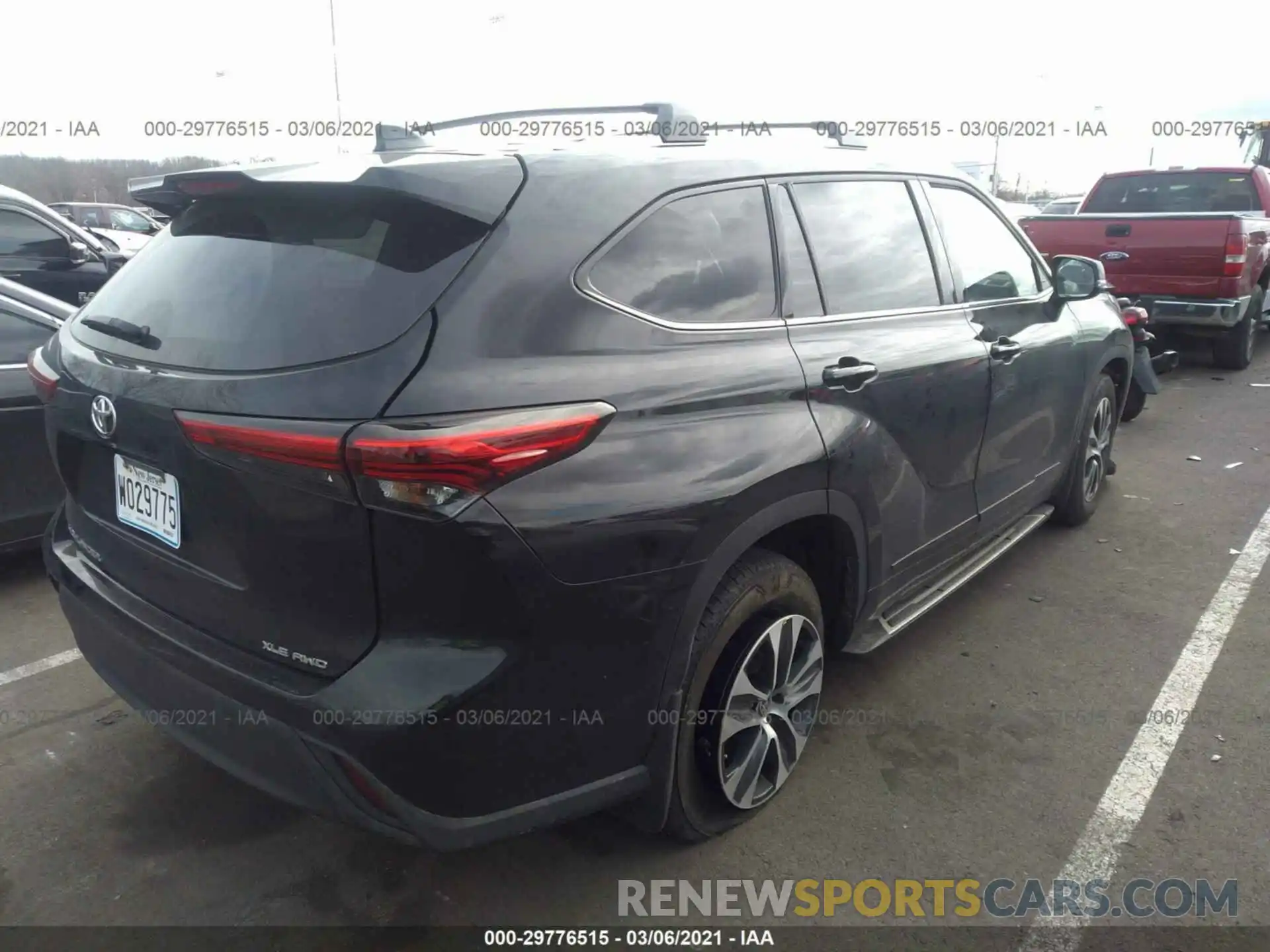 4 Photograph of a damaged car 5TDGZRBH2MS081016 TOYOTA HIGHLANDER 2021