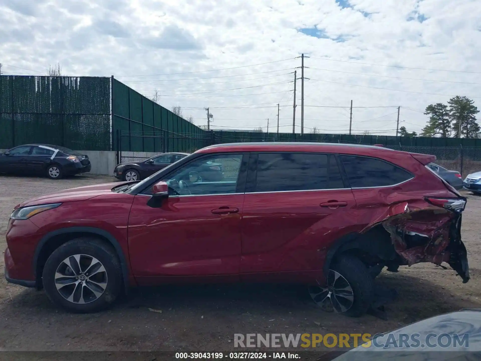 14 Photograph of a damaged car 5TDGZRBH2MS105802 TOYOTA HIGHLANDER 2021