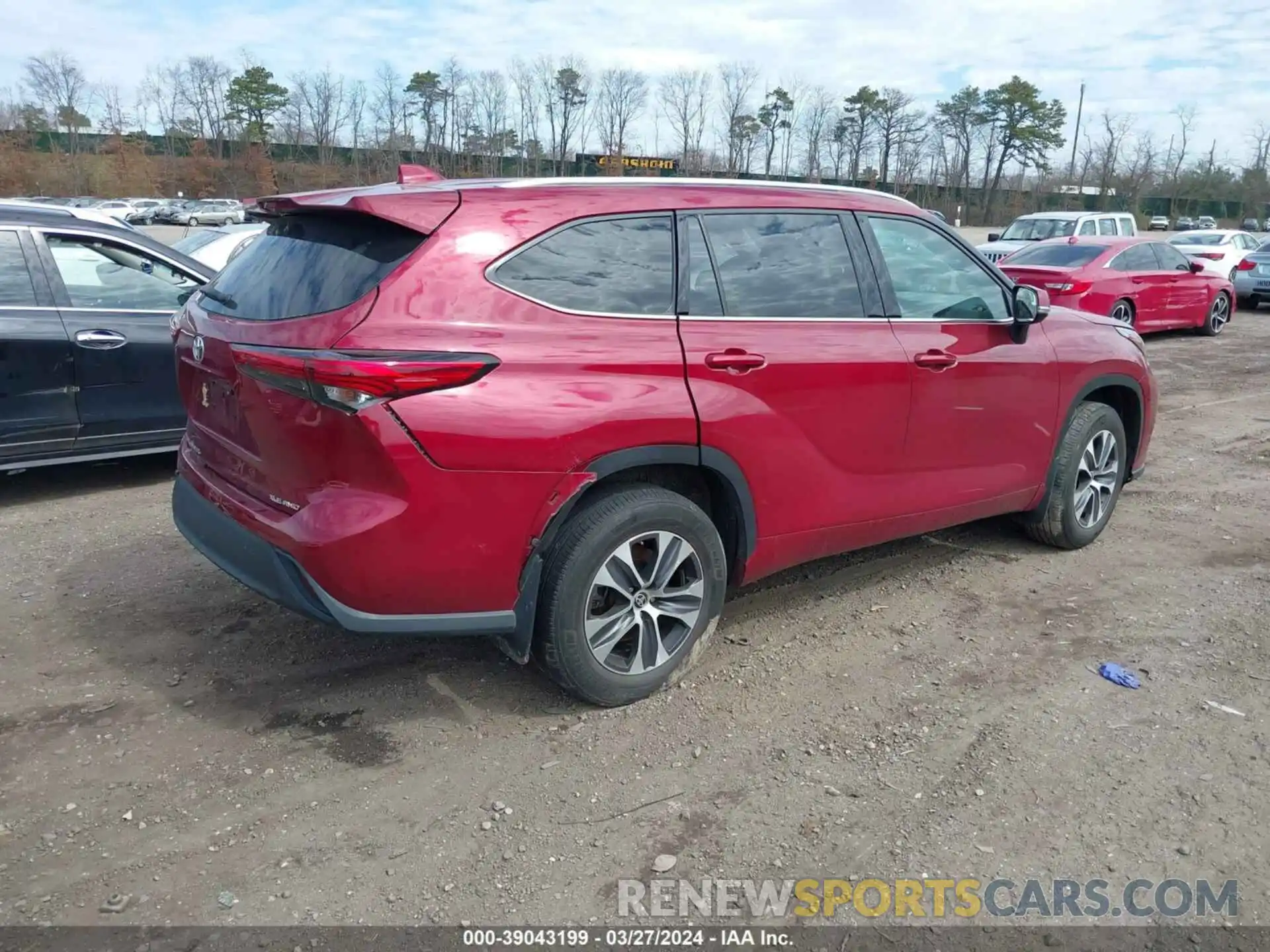 4 Photograph of a damaged car 5TDGZRBH2MS105802 TOYOTA HIGHLANDER 2021