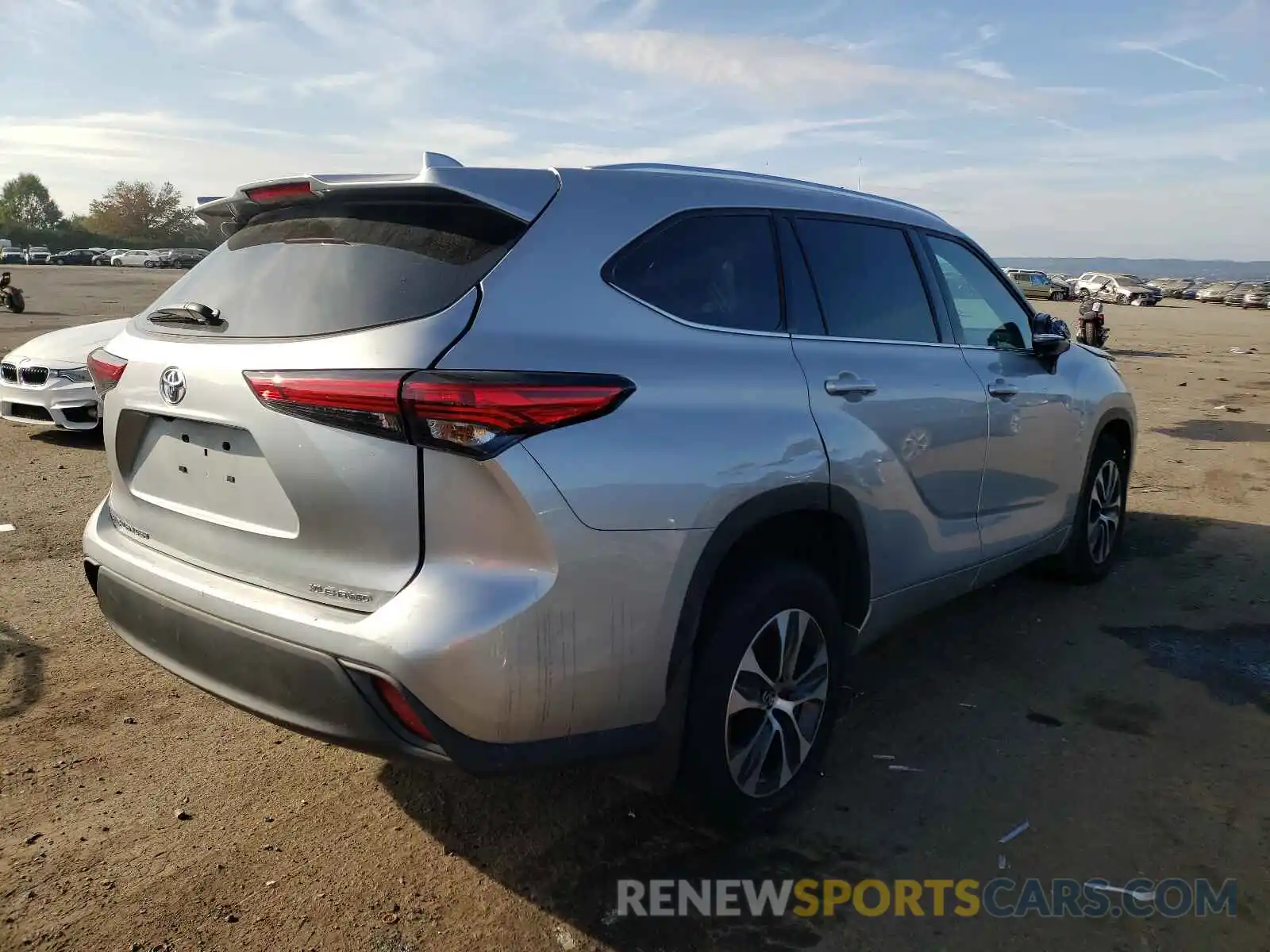 4 Photograph of a damaged car 5TDGZRBH2MS118209 TOYOTA HIGHLANDER 2021