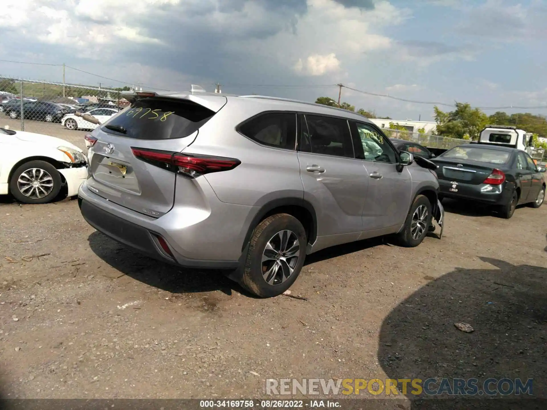 4 Photograph of a damaged car 5TDGZRBH2MS124981 TOYOTA HIGHLANDER 2021