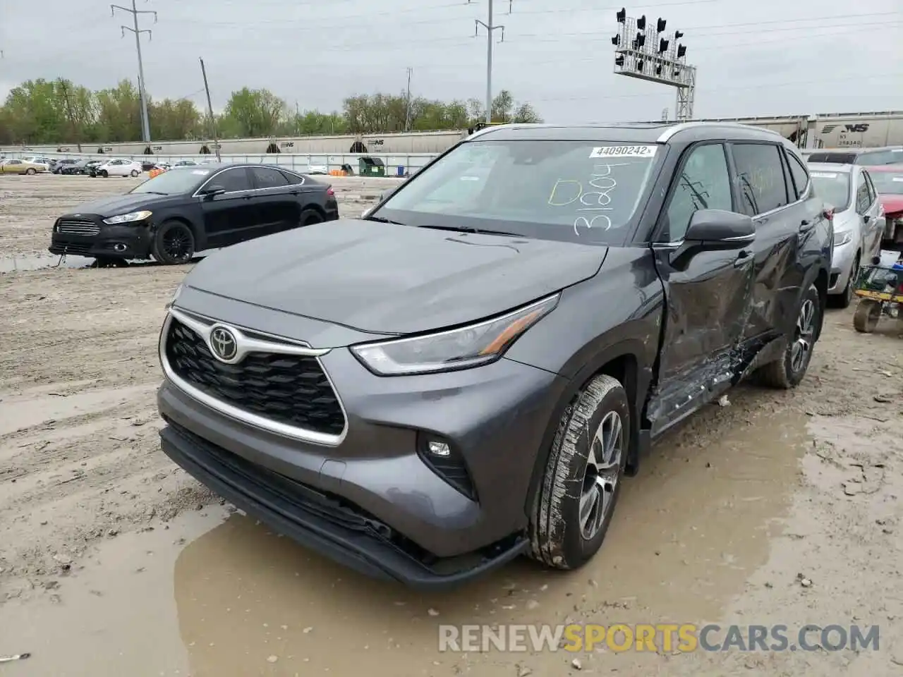 2 Photograph of a damaged car 5TDGZRBH2MS131204 TOYOTA HIGHLANDER 2021