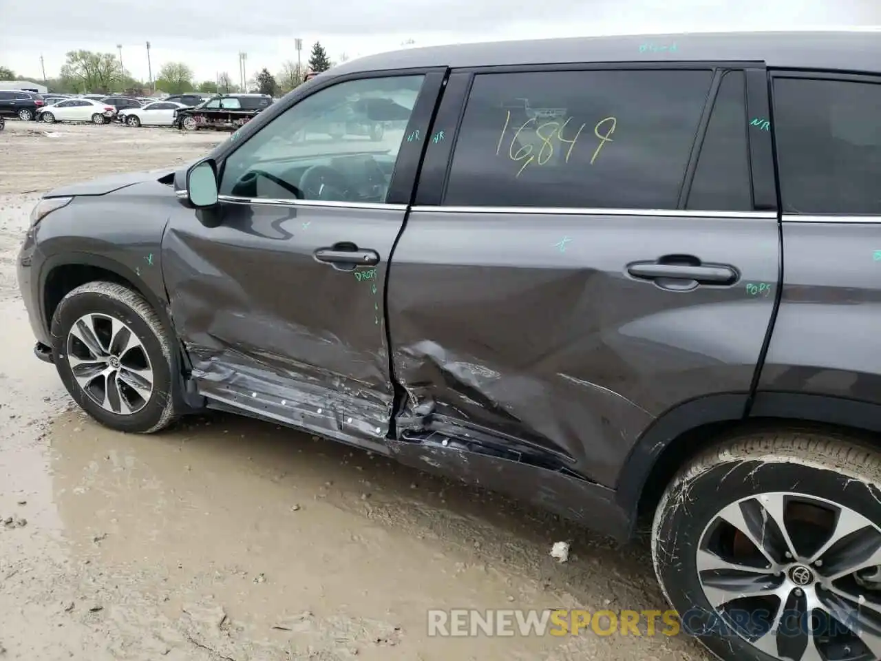 9 Photograph of a damaged car 5TDGZRBH2MS131204 TOYOTA HIGHLANDER 2021