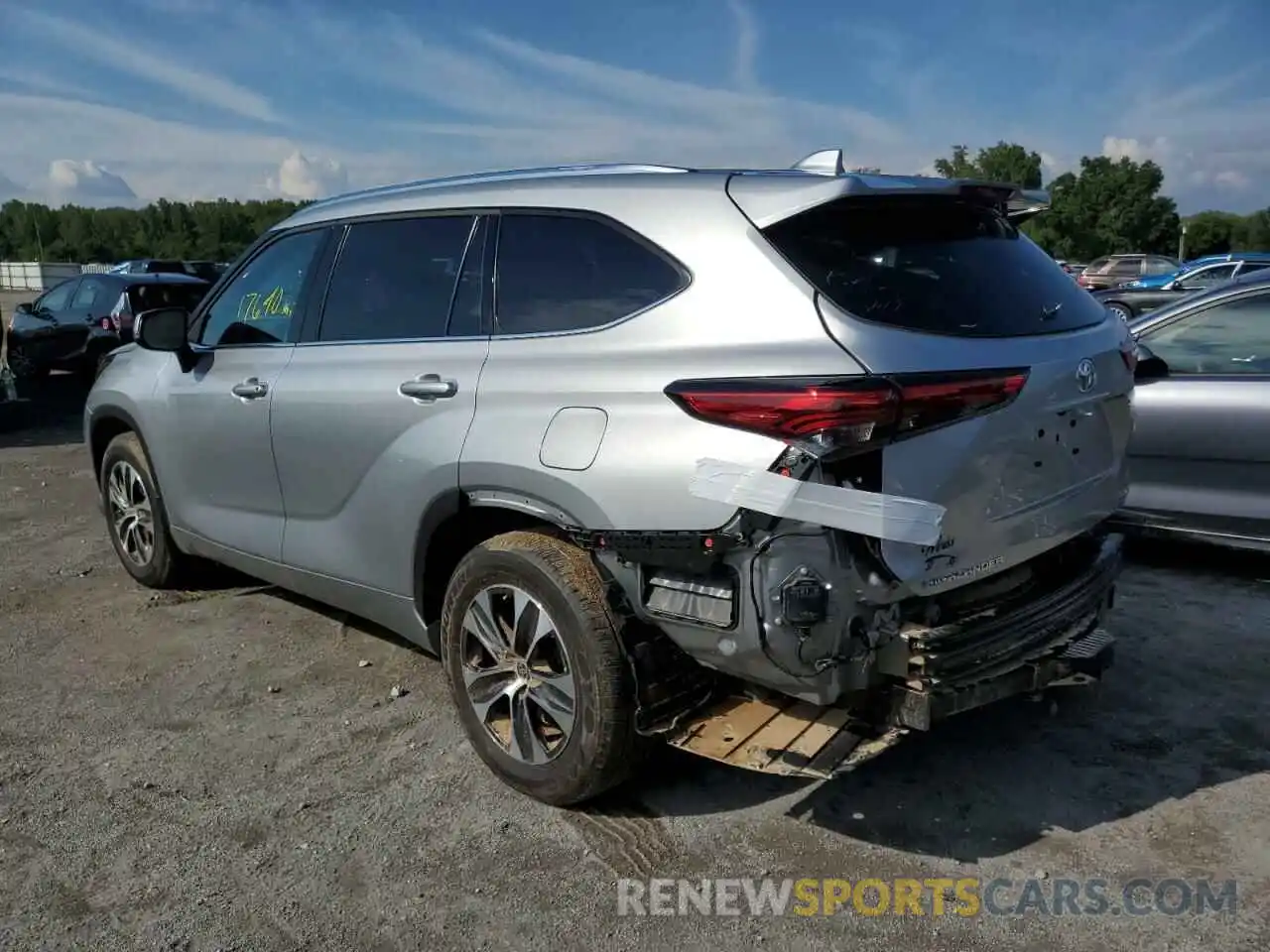 3 Photograph of a damaged car 5TDGZRBH2MS132286 TOYOTA HIGHLANDER 2021