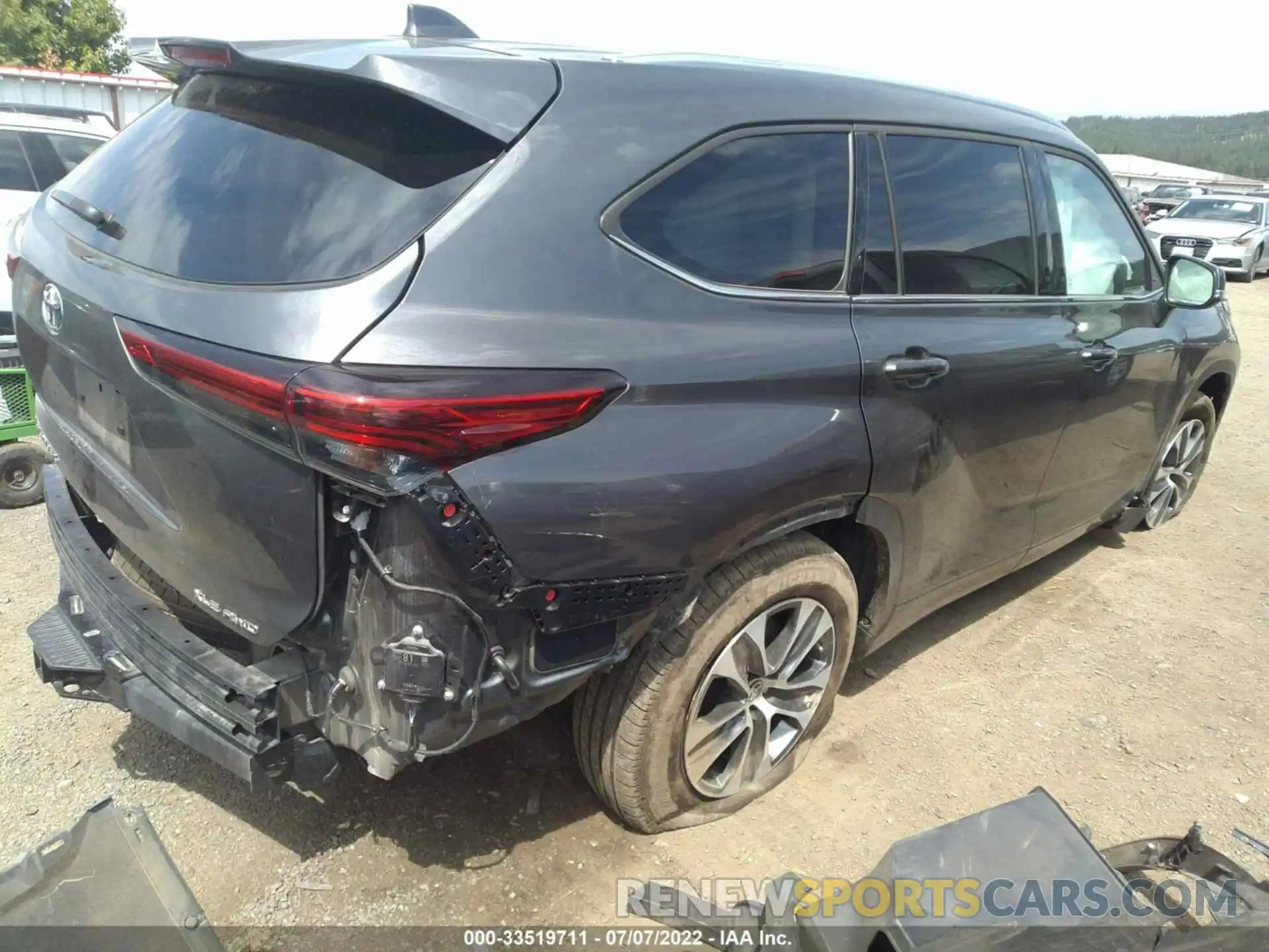 4 Photograph of a damaged car 5TDGZRBH2MS151646 TOYOTA HIGHLANDER 2021